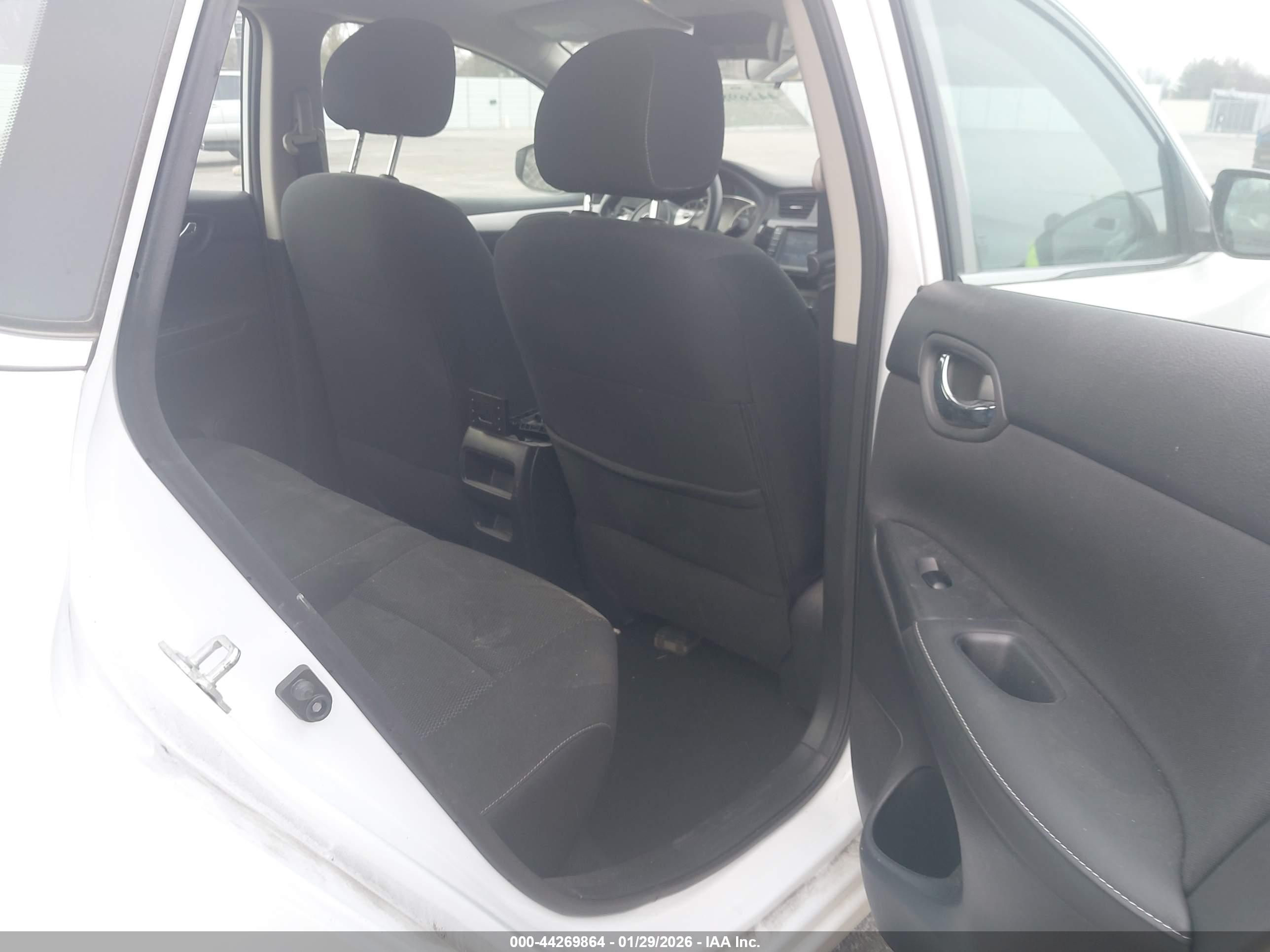 NISSAN SENTRA image 8