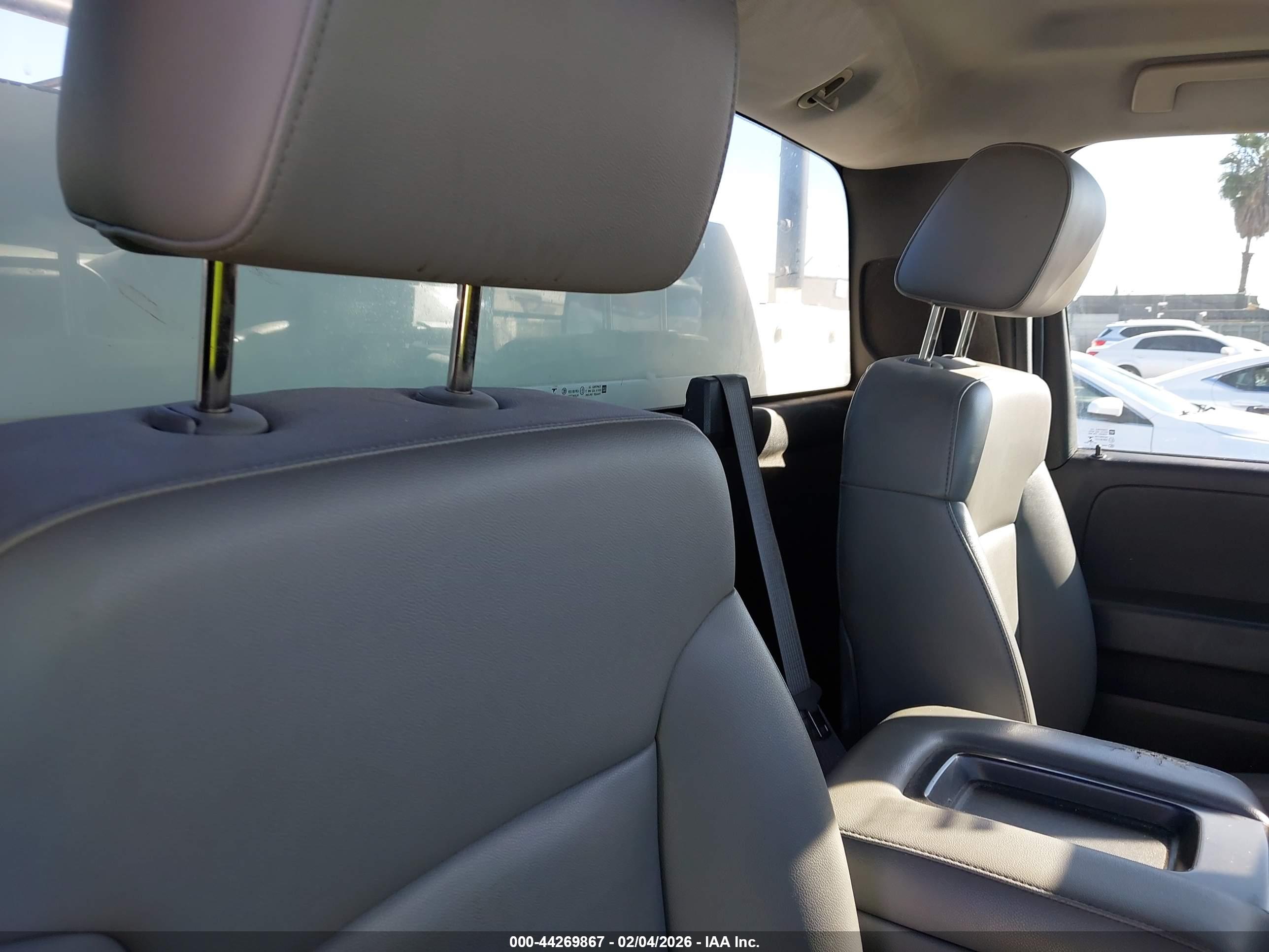 CHEVROLET SILVERADO image 8