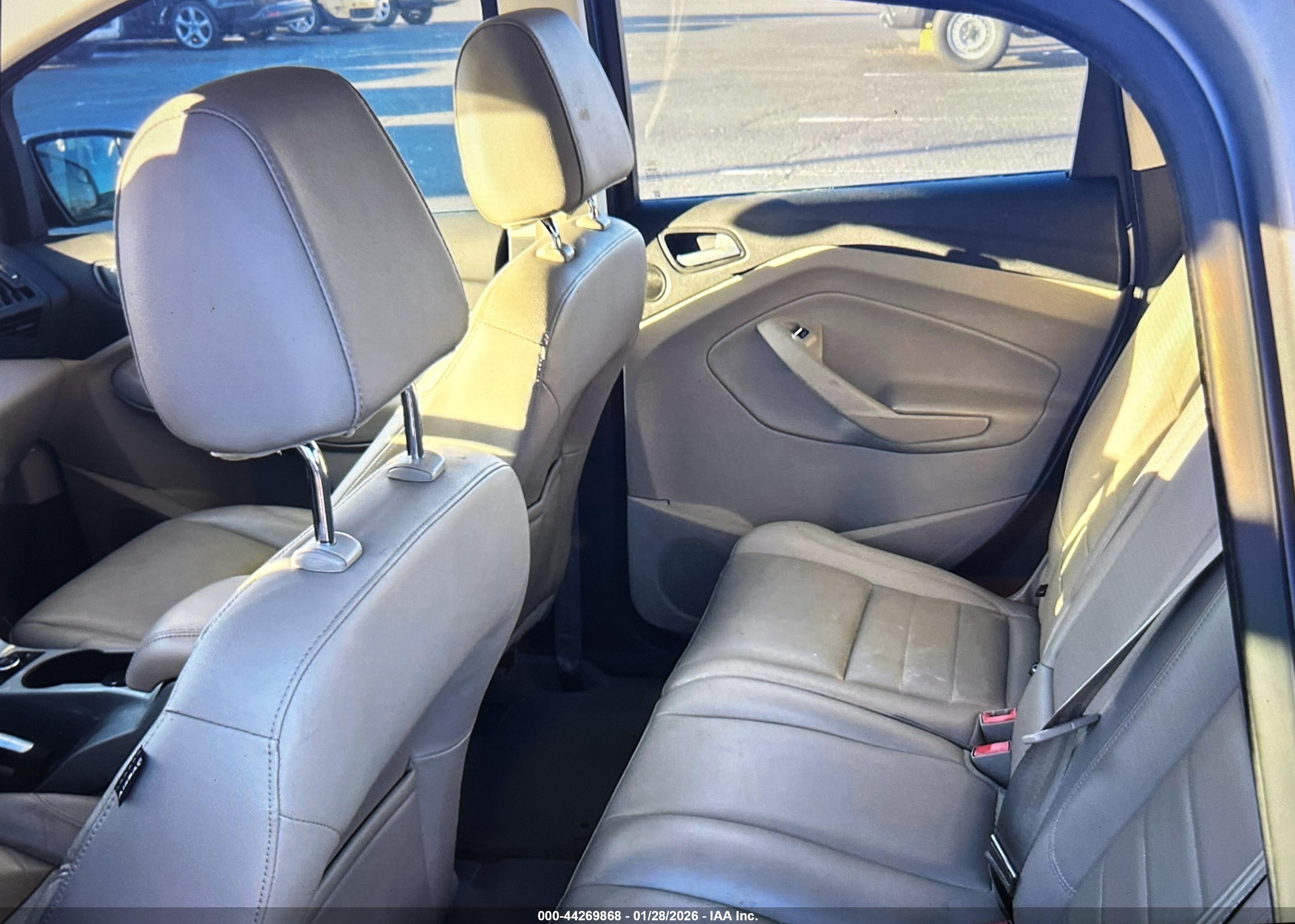 FORD C-MAX image 8