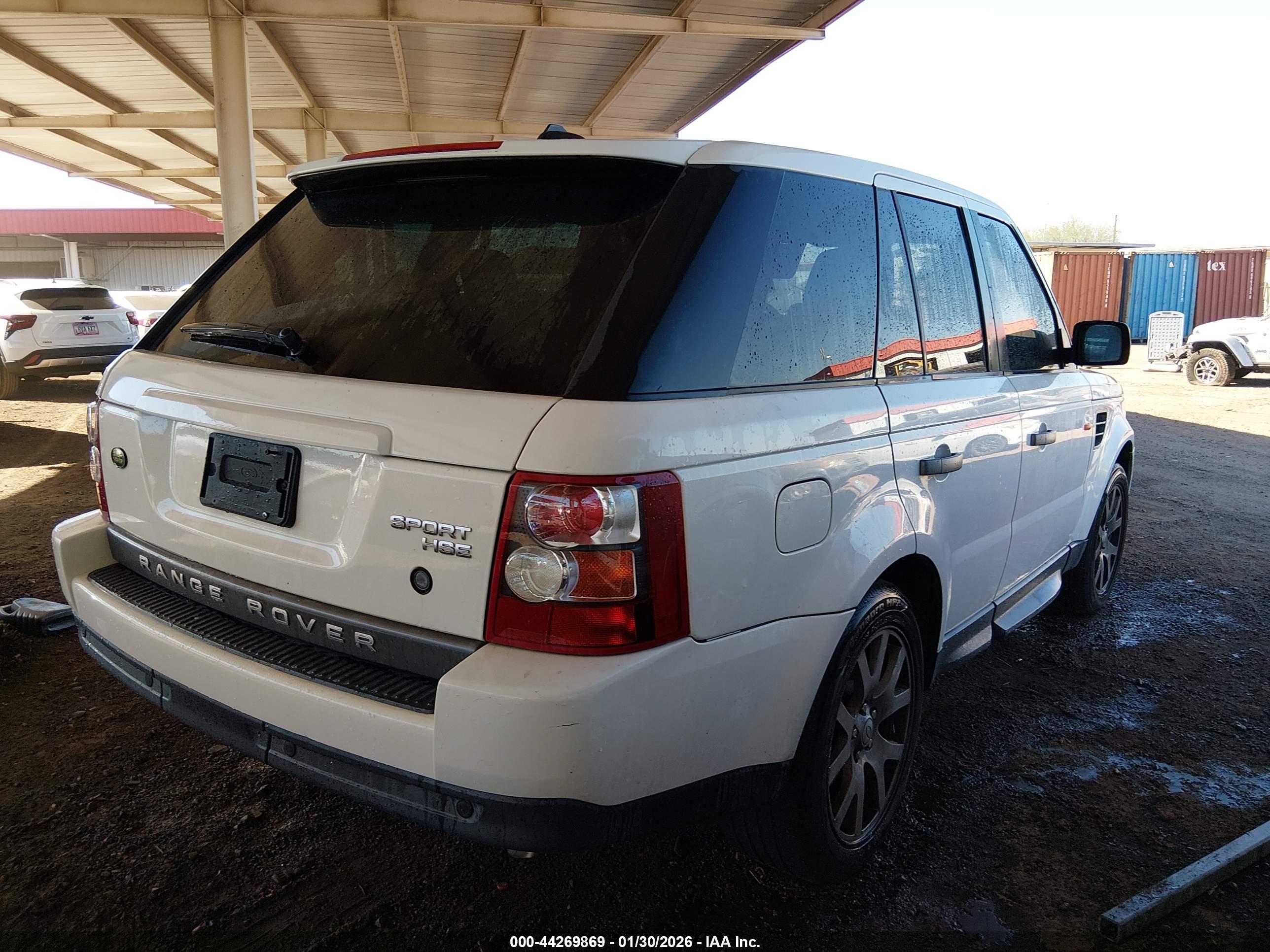 LAND ROVER image 4