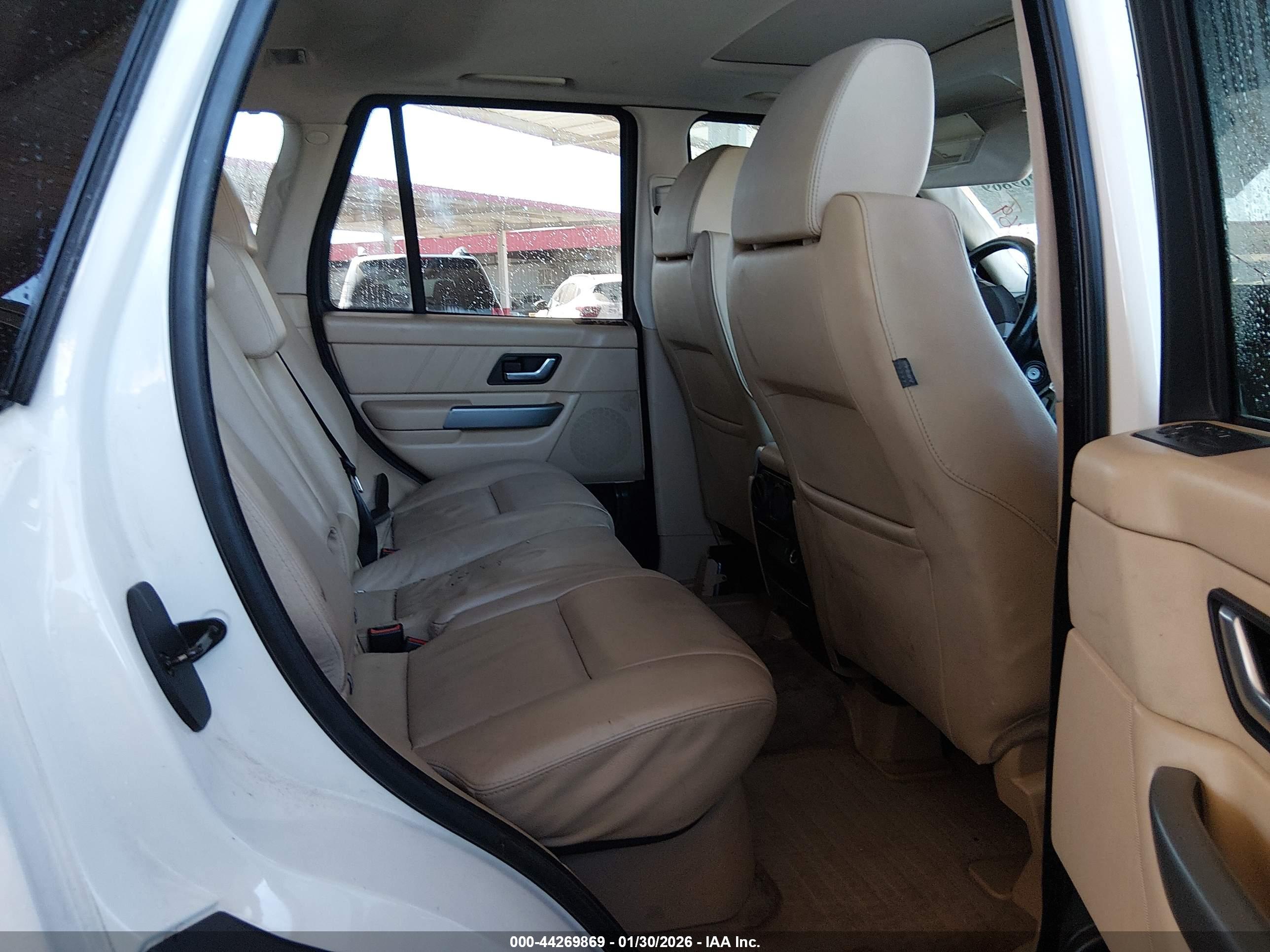 LAND ROVER image 8