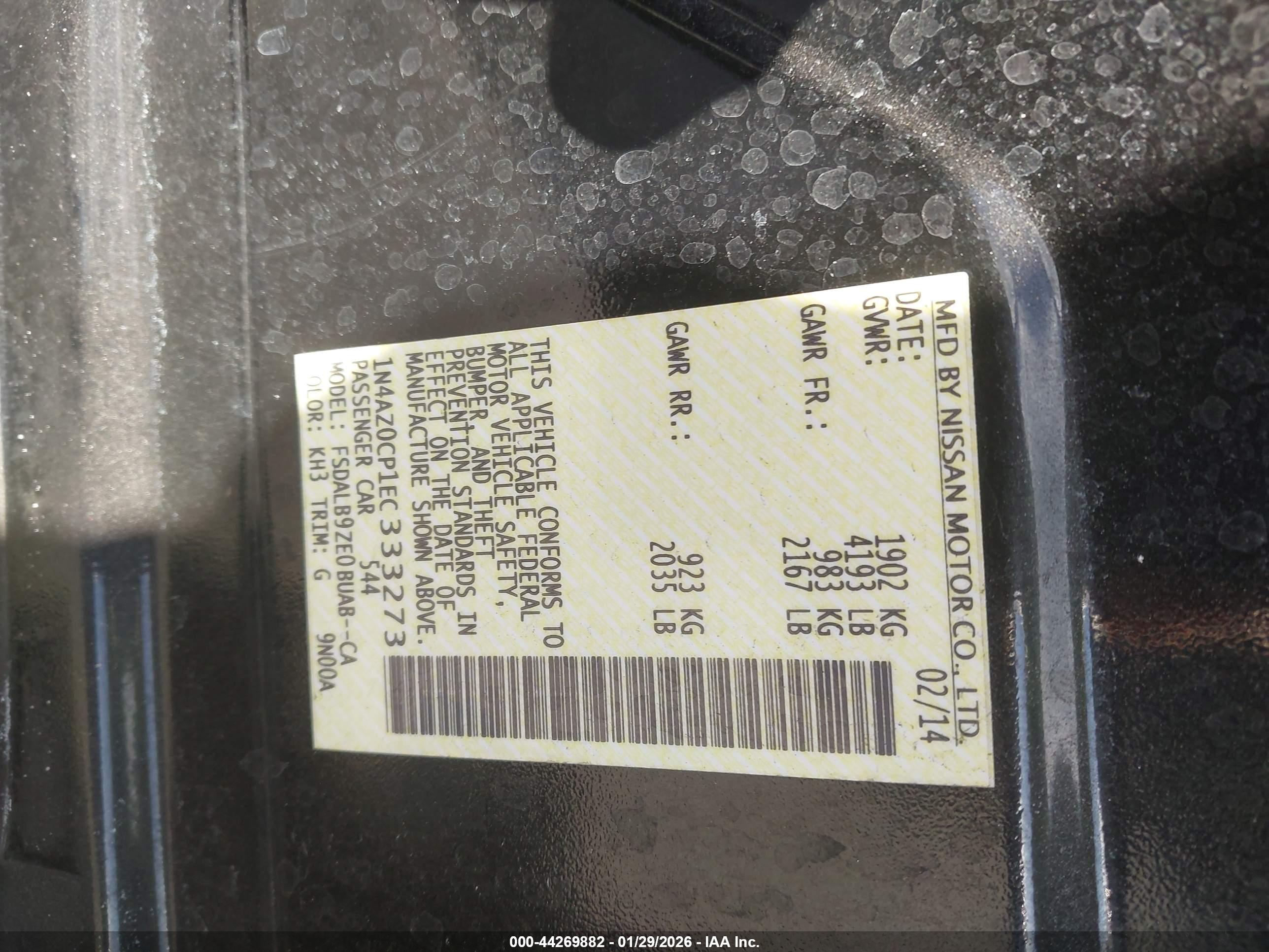 NISSAN LEAF image 9