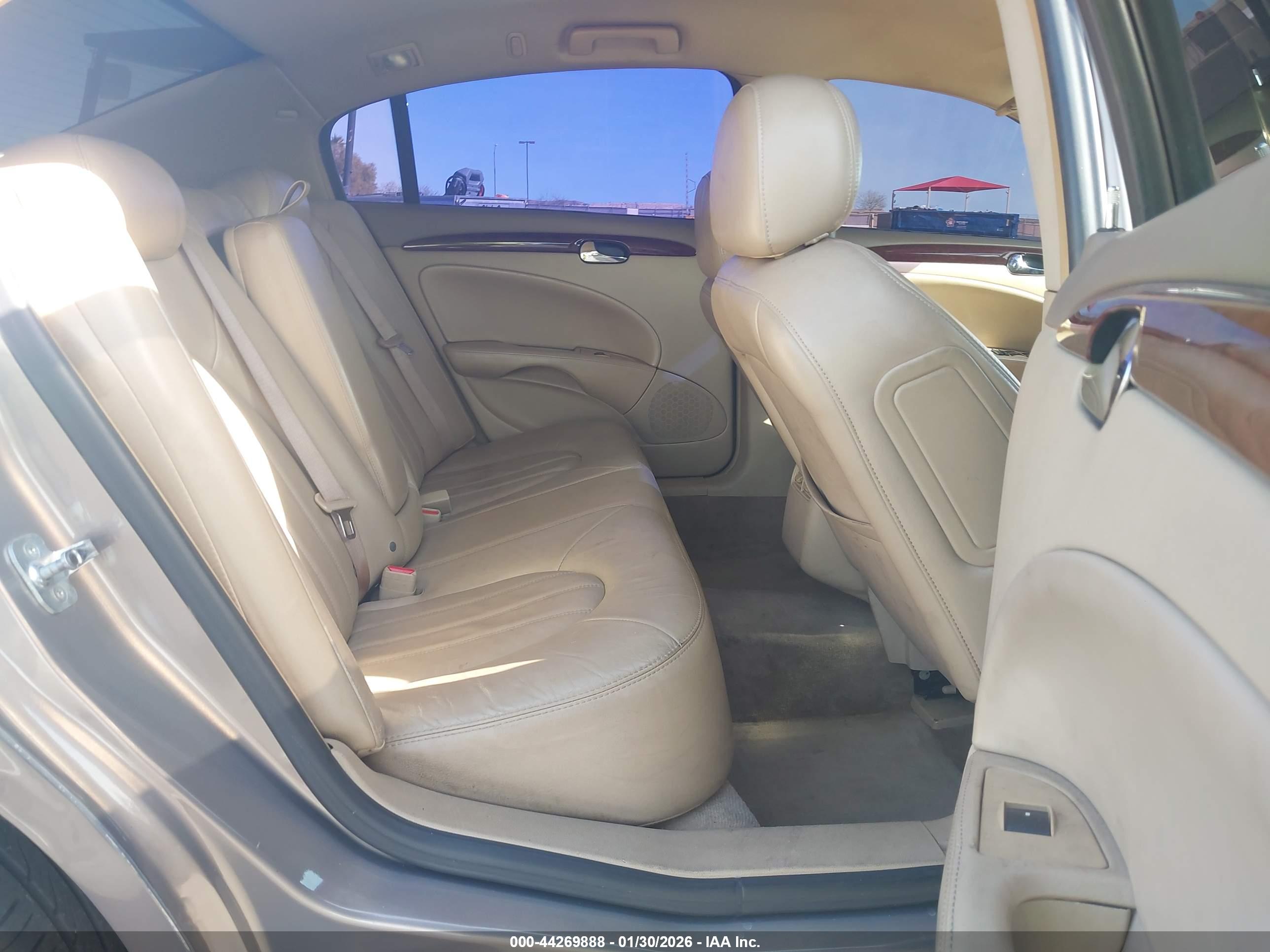 BUICK LUCERNE image 8
