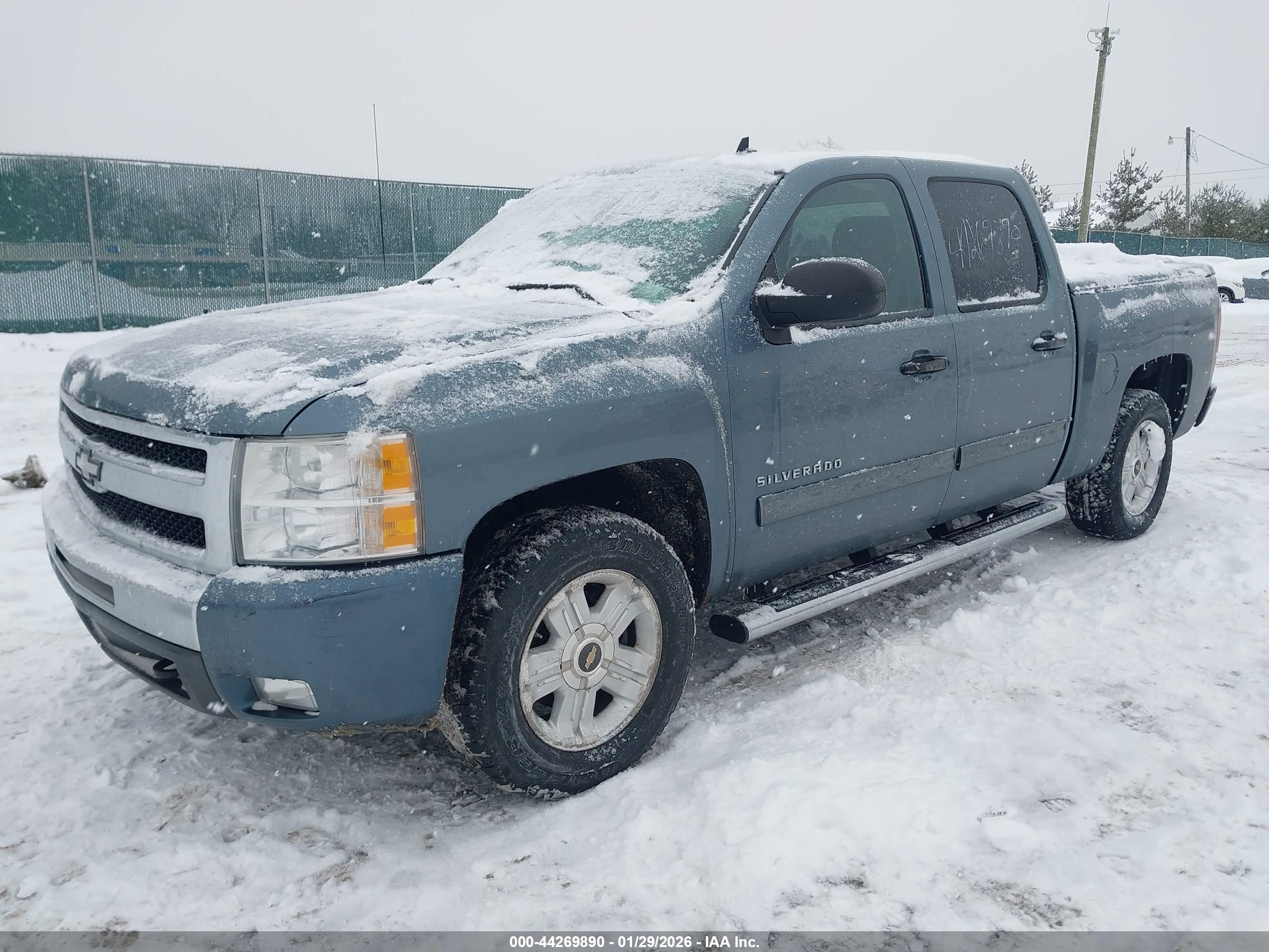 CHEVROLET SILVERADO image 2