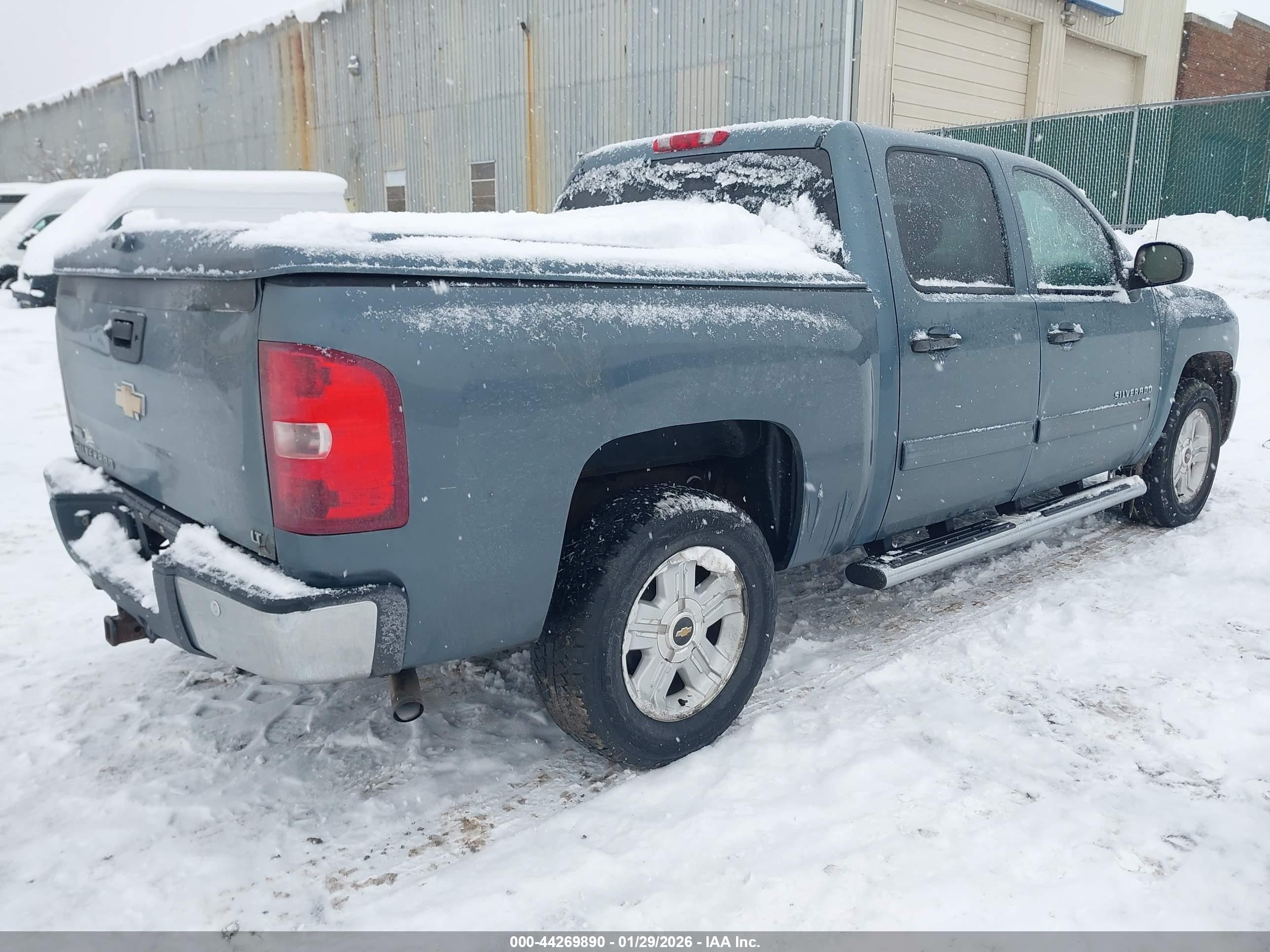 CHEVROLET SILVERADO image 4