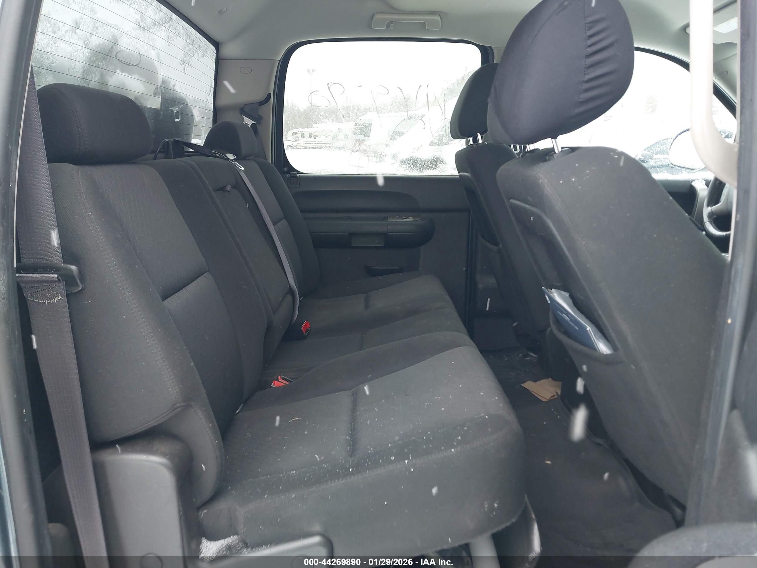 CHEVROLET SILVERADO image 8