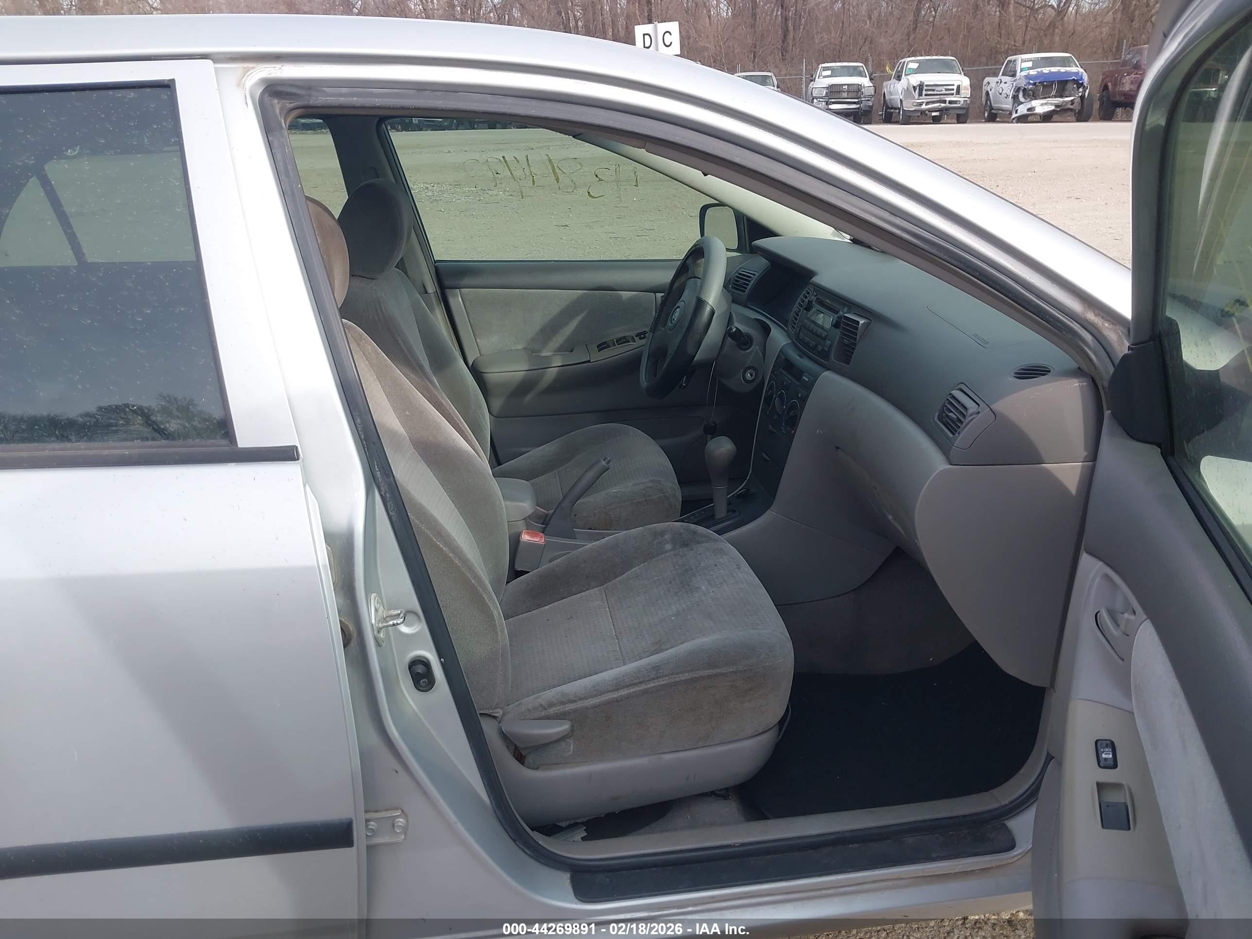 TOYOTA COROLLA image 5