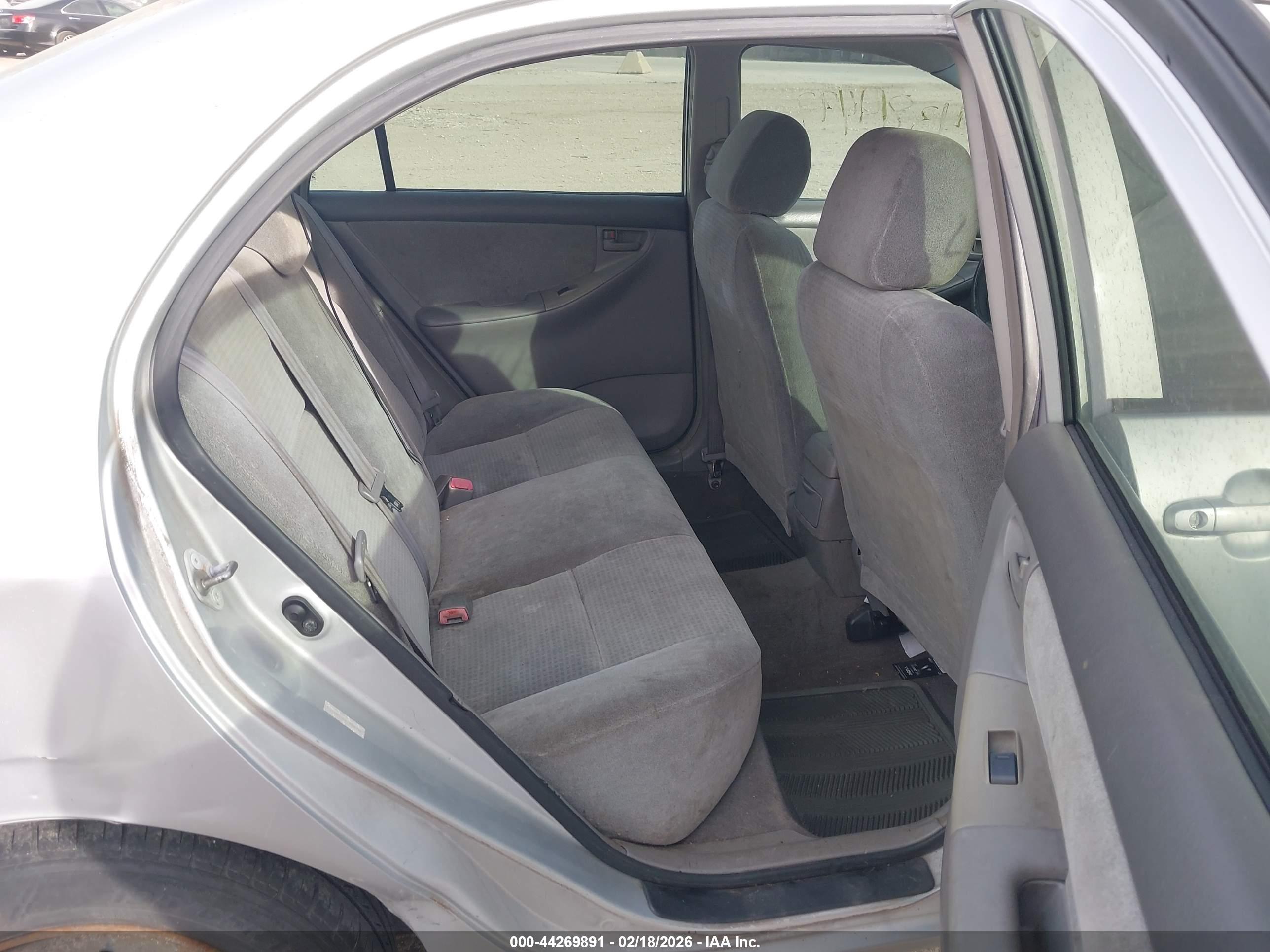 TOYOTA COROLLA image 8