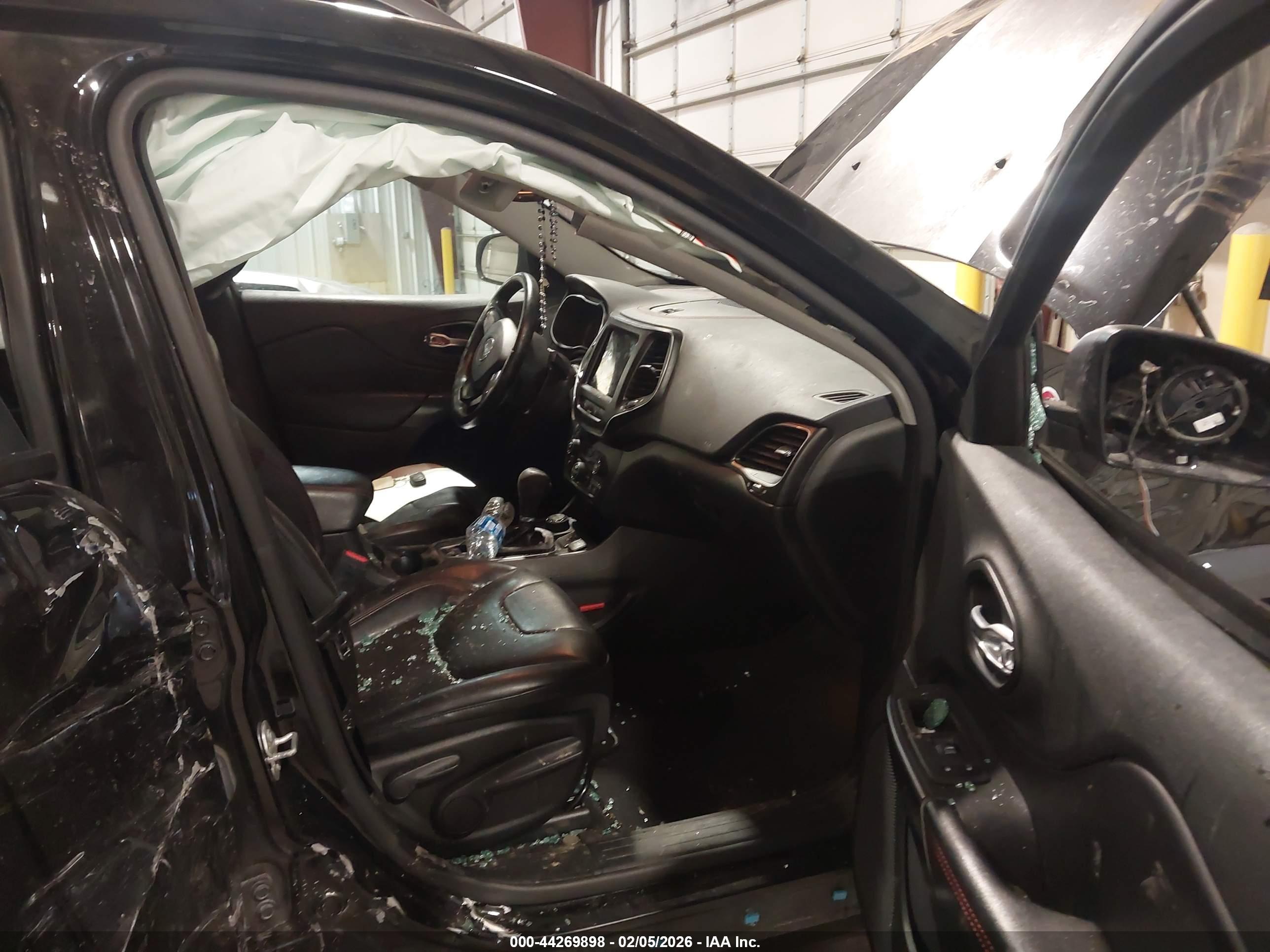 JEEP CHEROKEE image 5