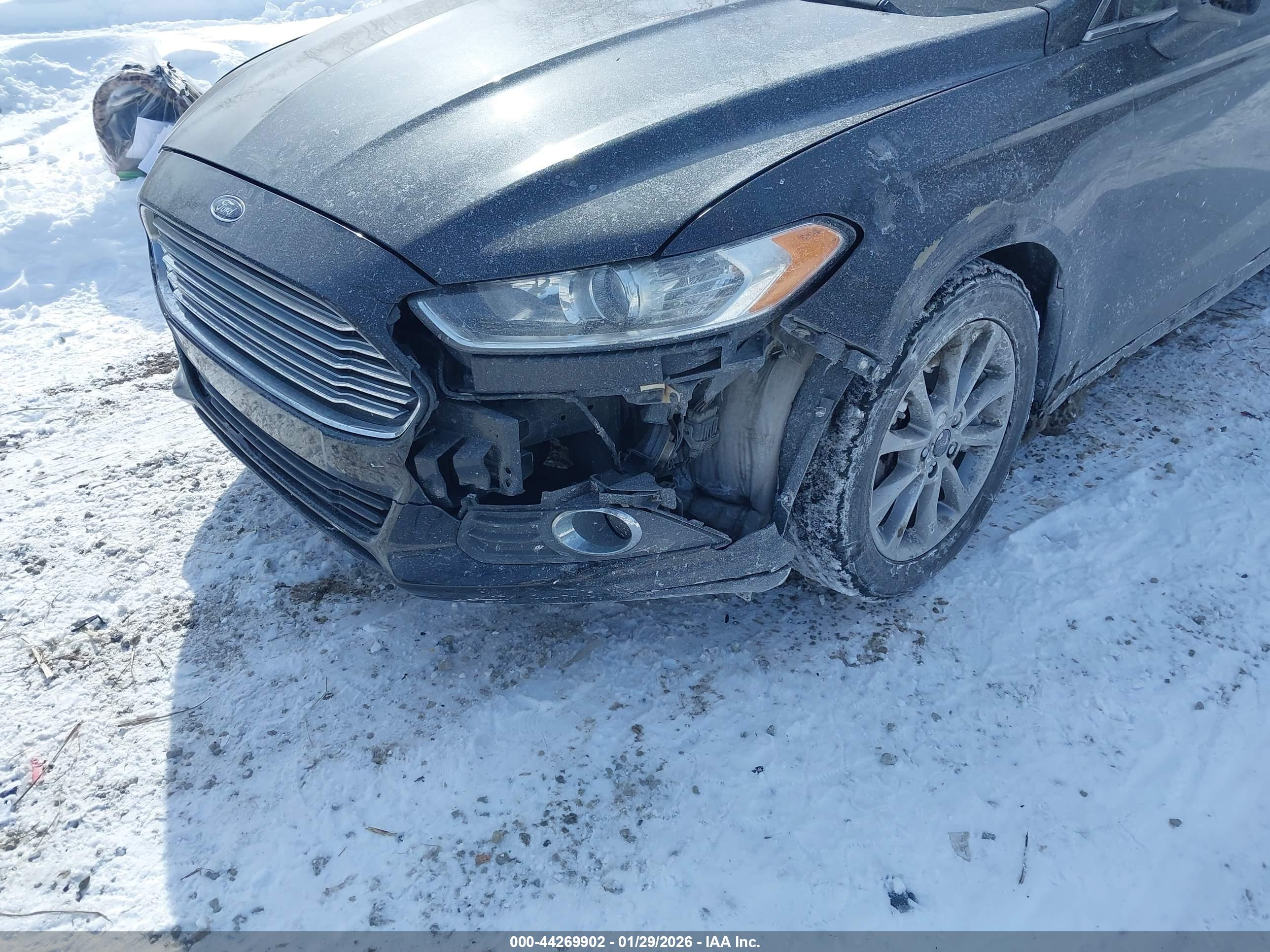 FORD FUSION image 6