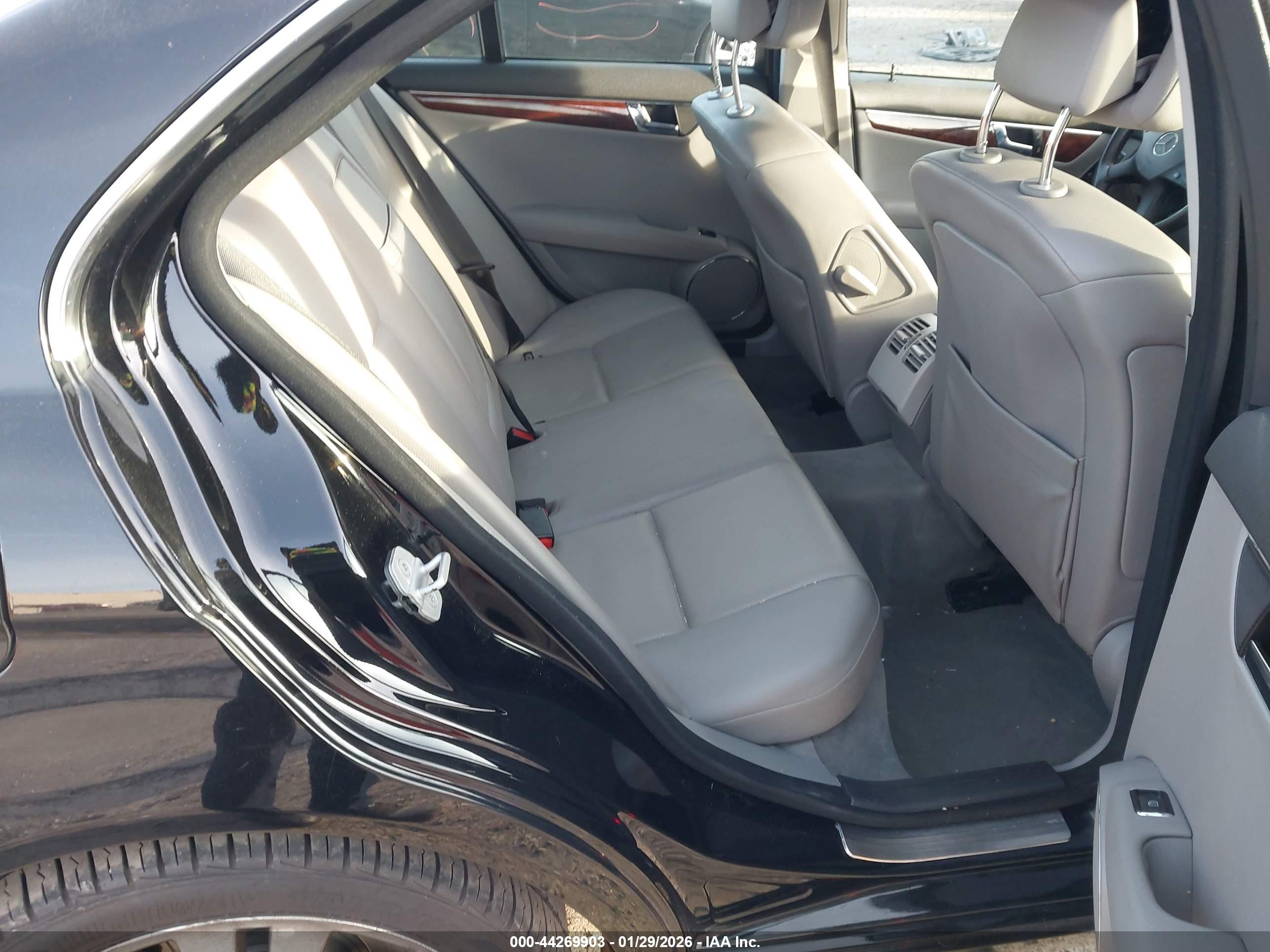 MERCEDES-BENZ C image 8