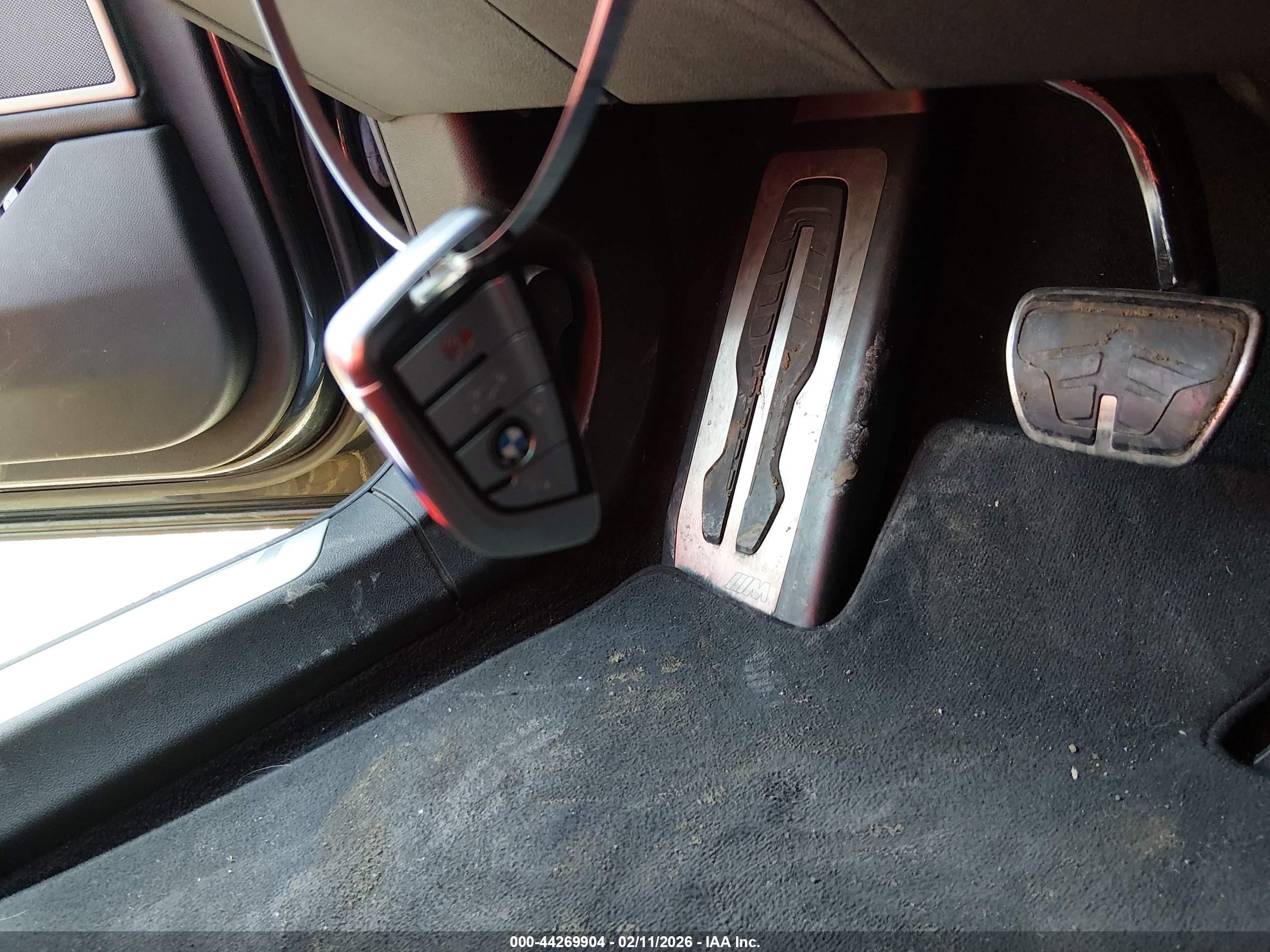 BMW 750I image 11