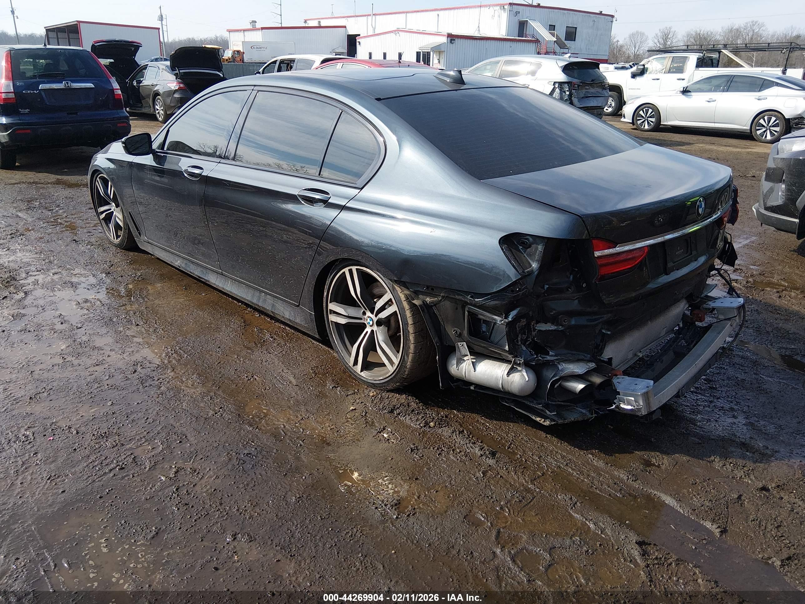 BMW 750I image 3