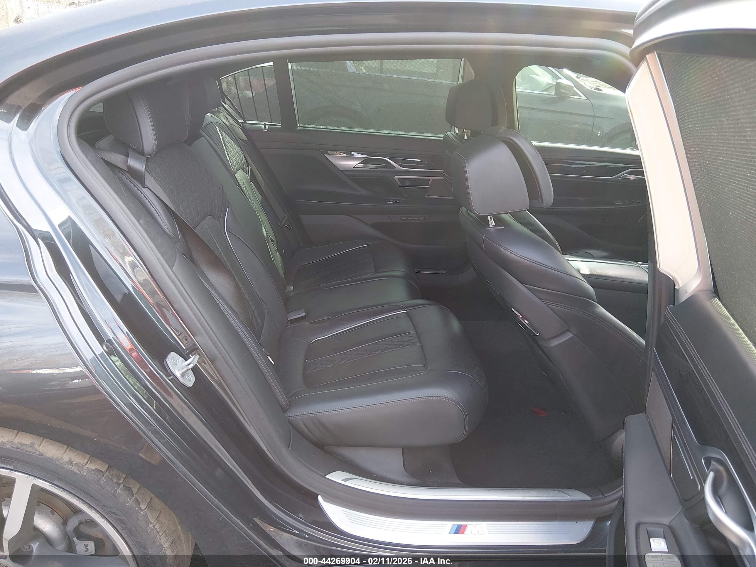 BMW 750I image 8