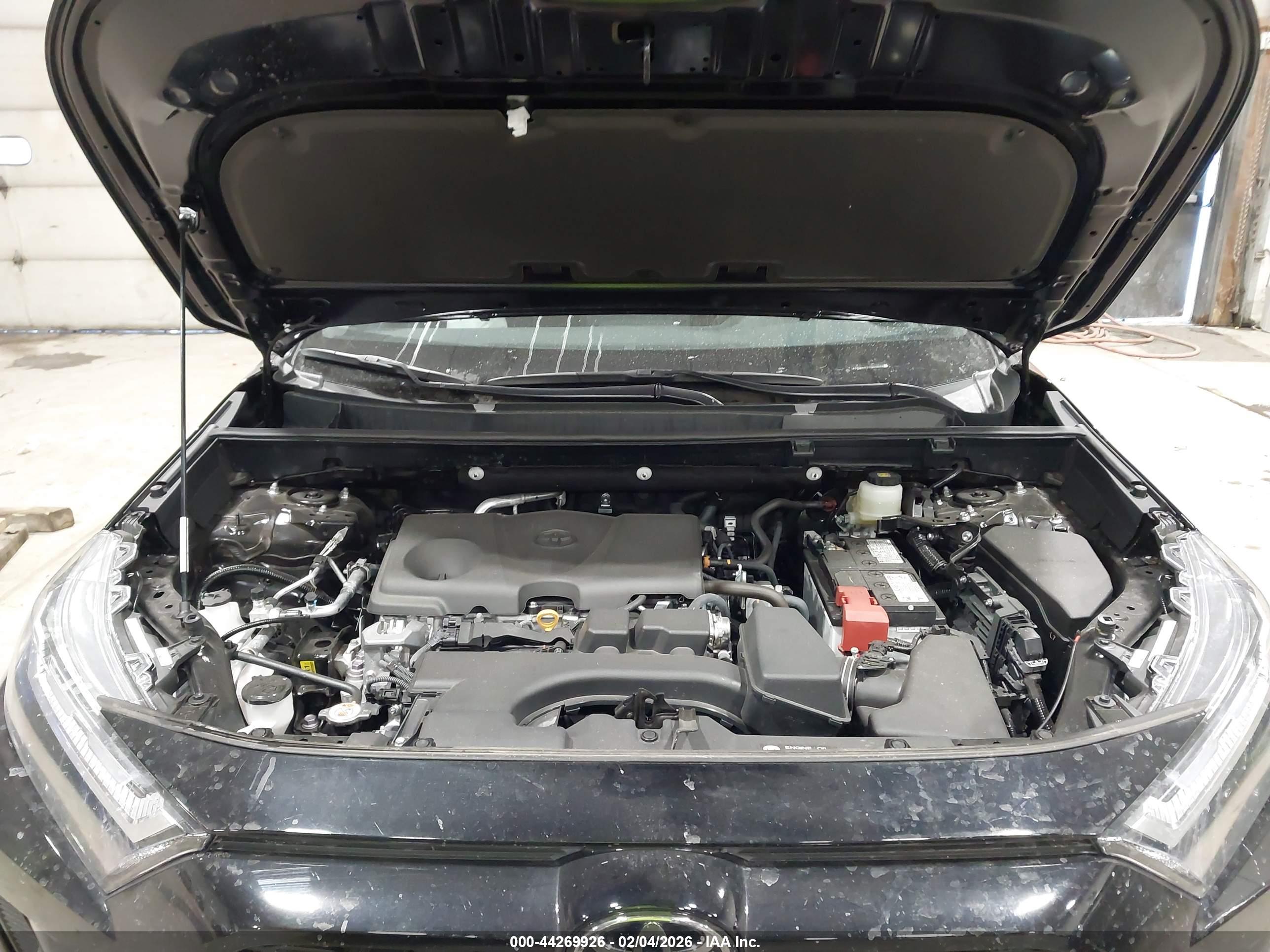 TOYOTA RAV4 image 10