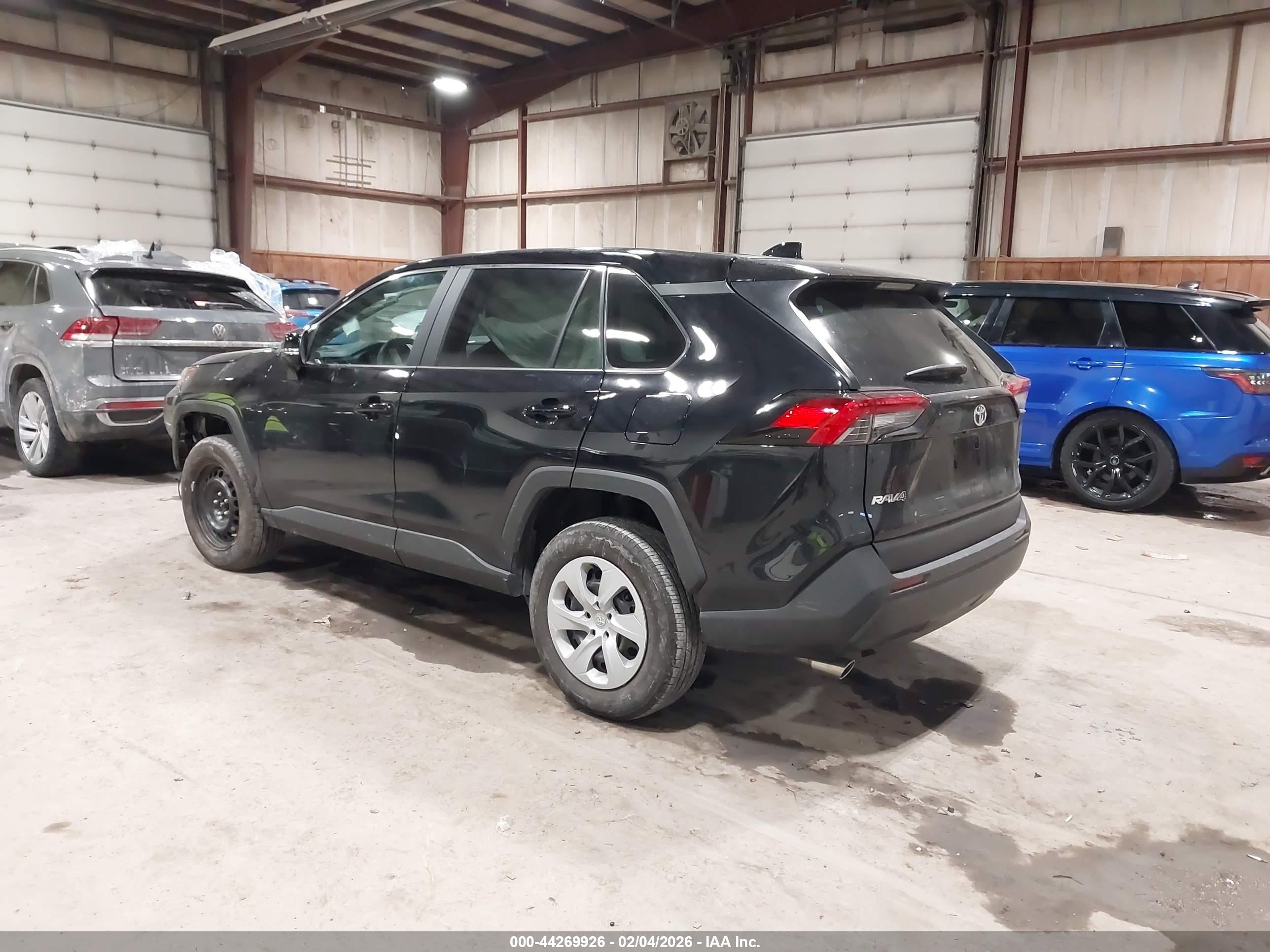 TOYOTA RAV4 image 3