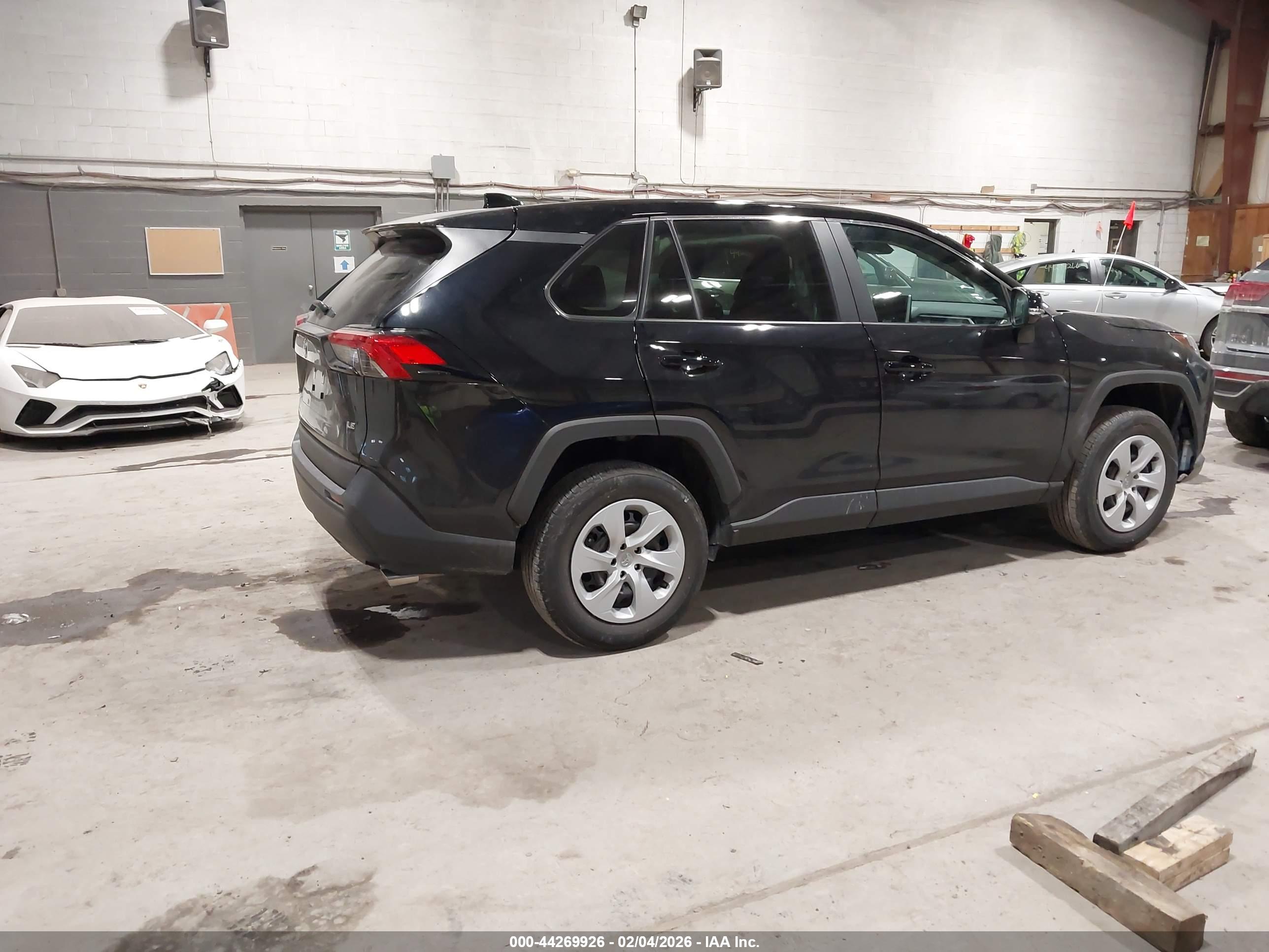 TOYOTA RAV4 image 4