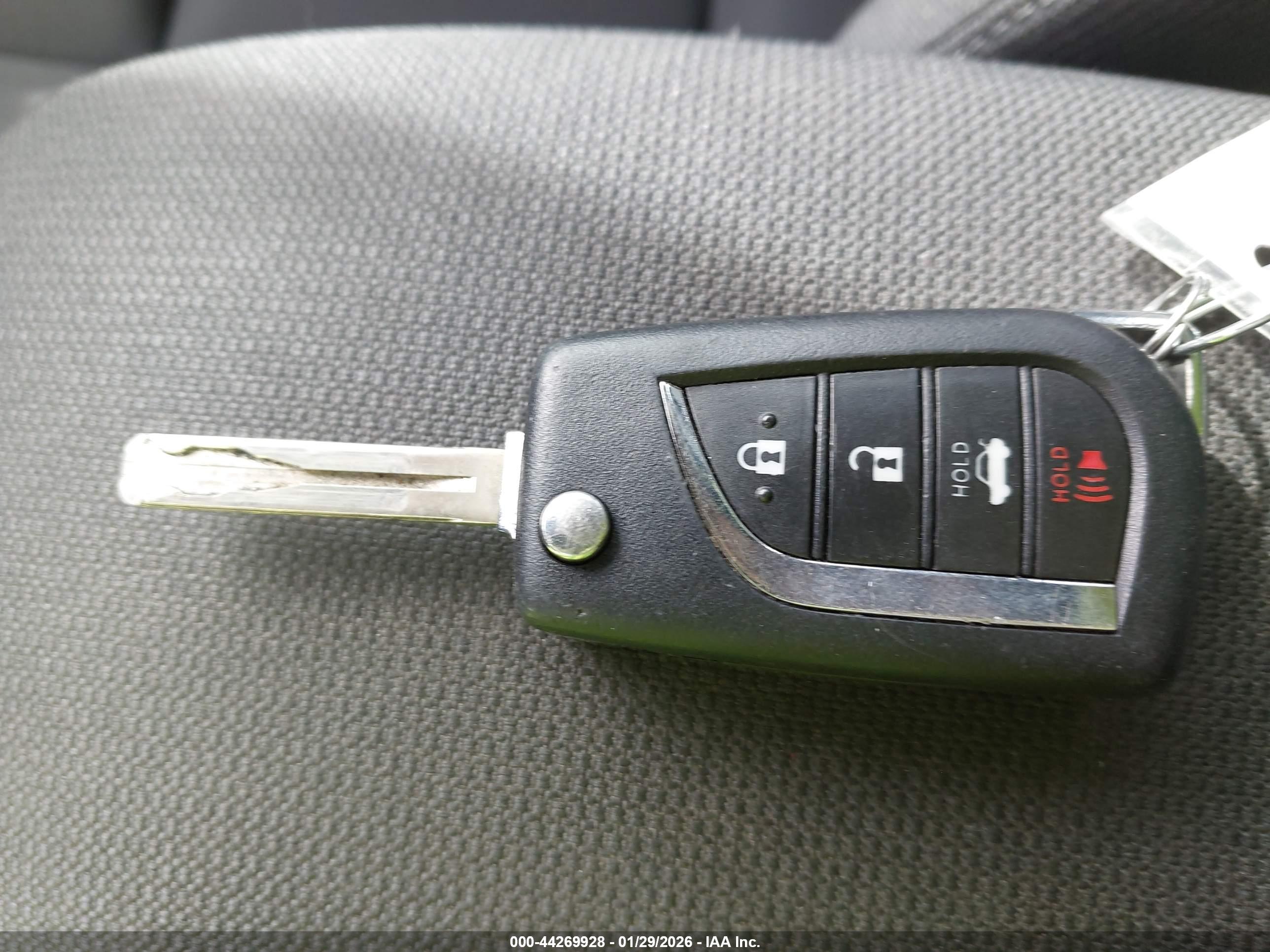 TOYOTA COROLLA image 11