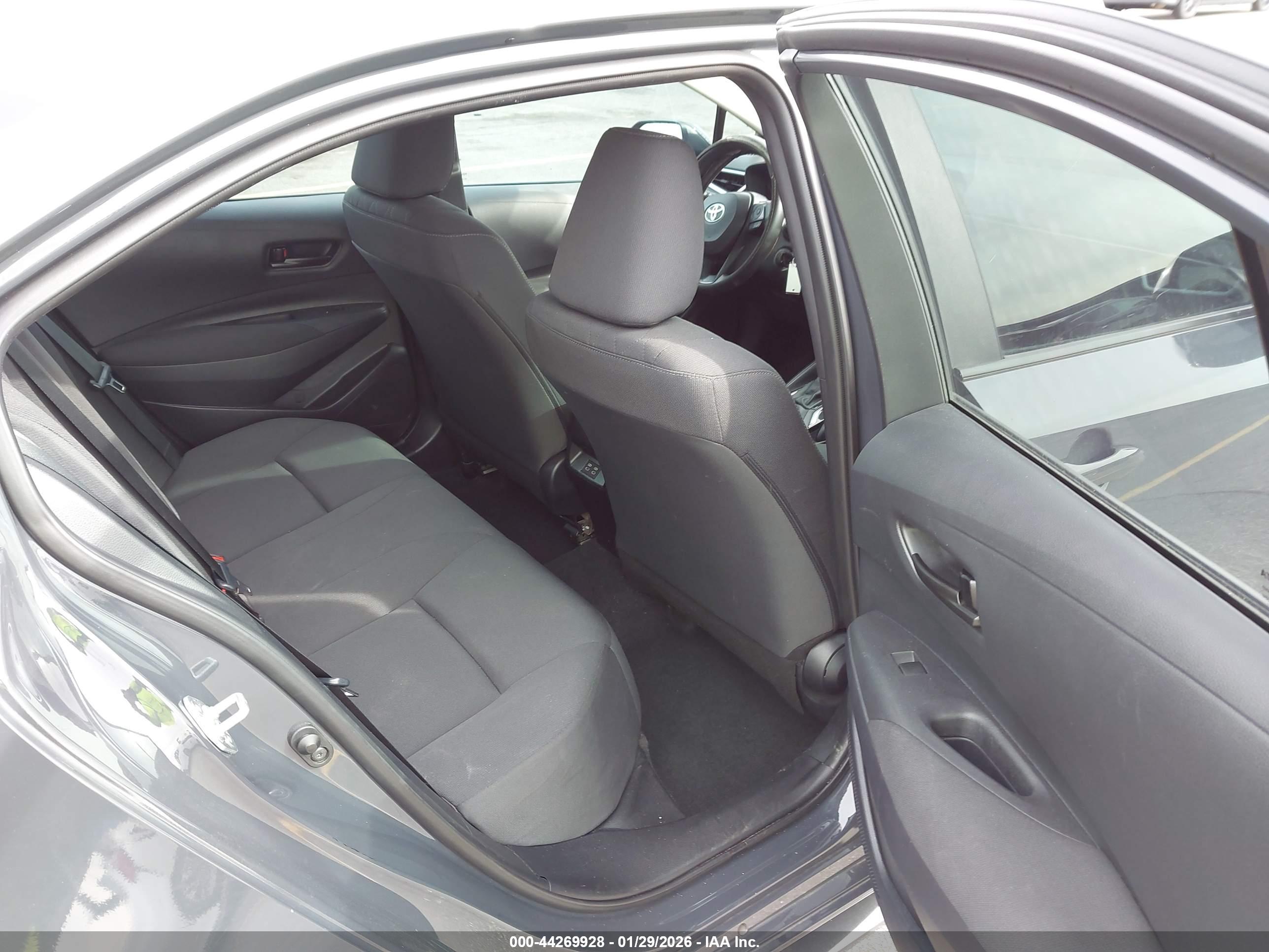 TOYOTA COROLLA image 8