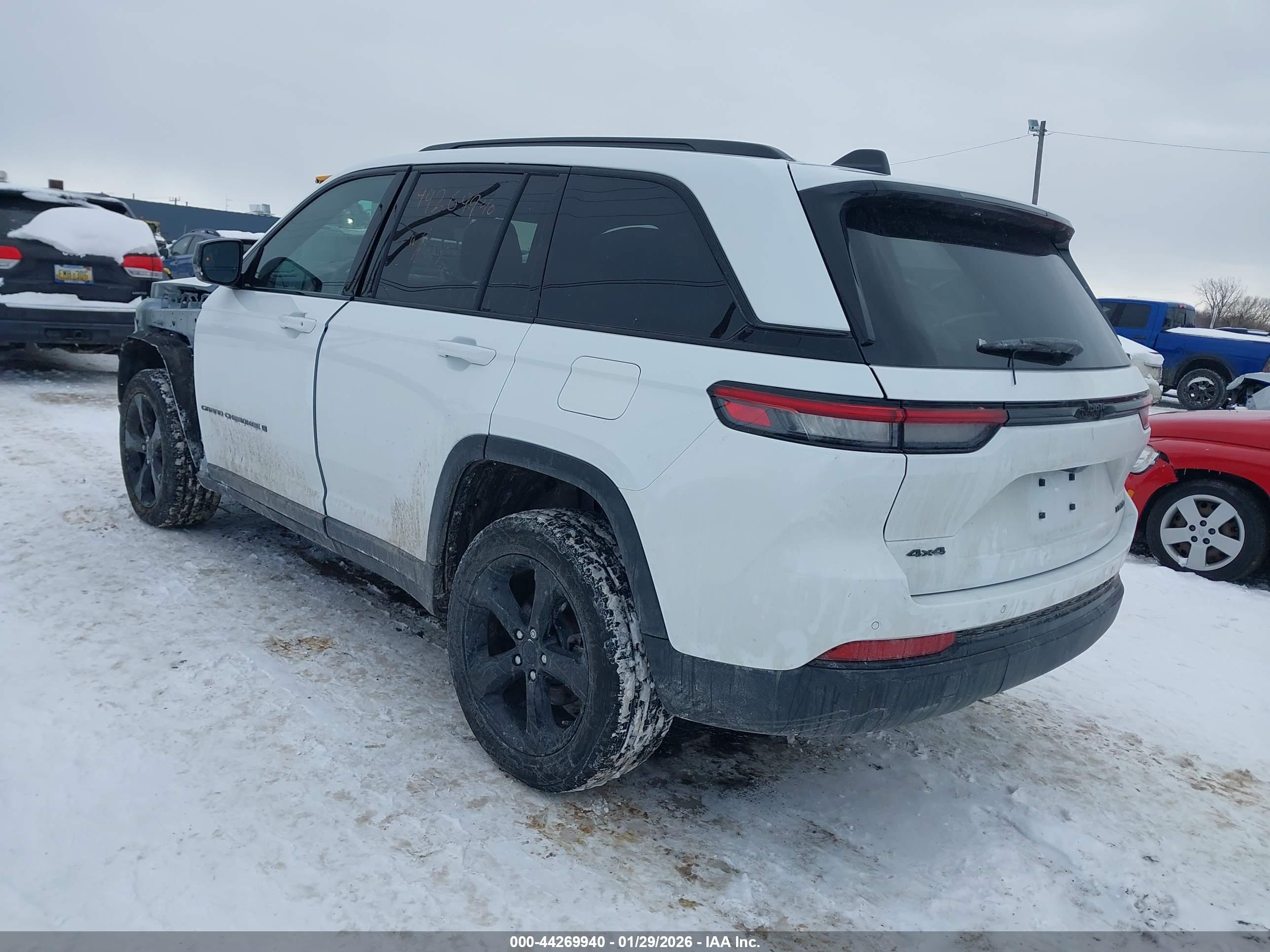 JEEP GRAND image 3