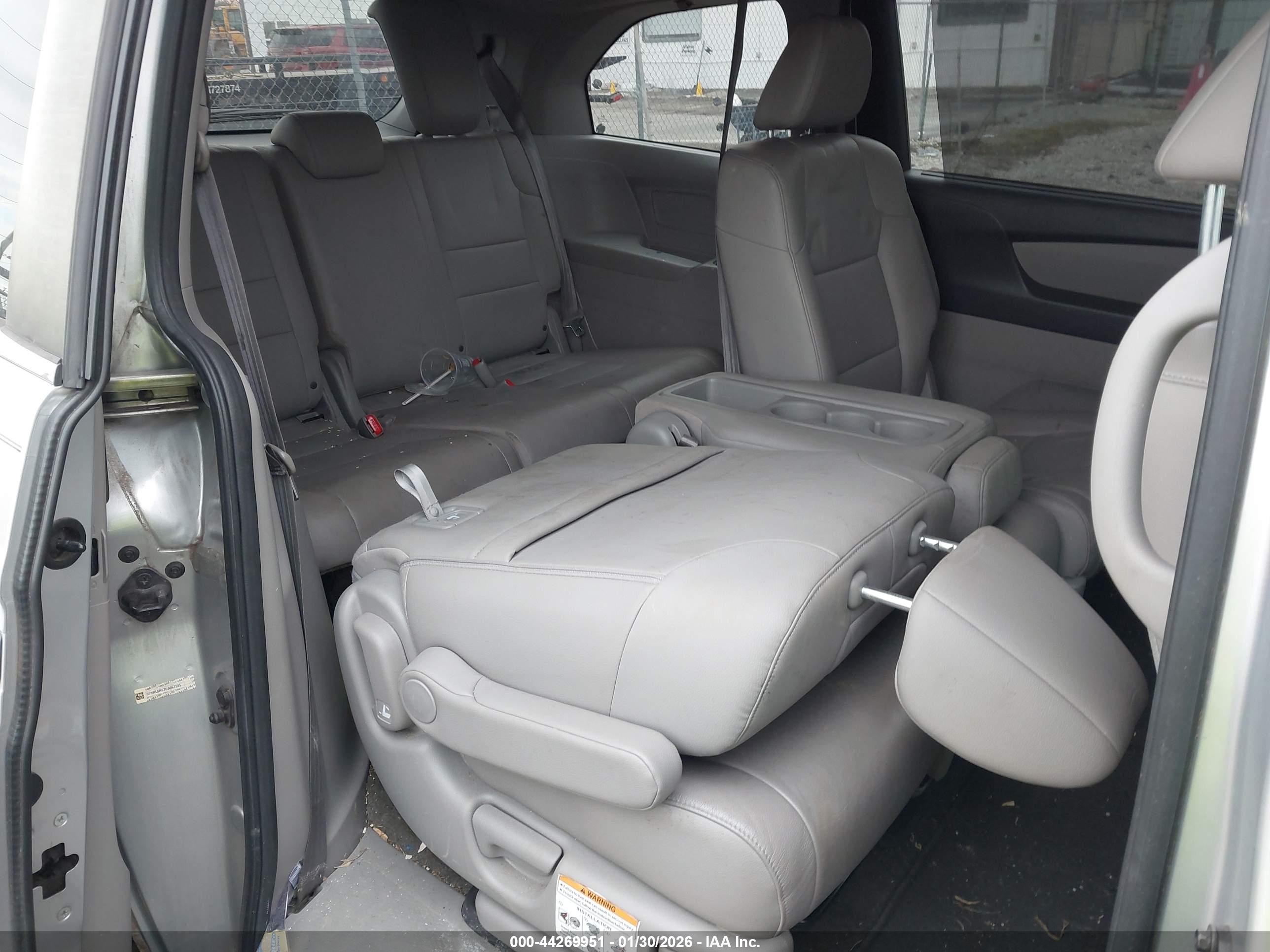 HONDA ODYSSEY image 8