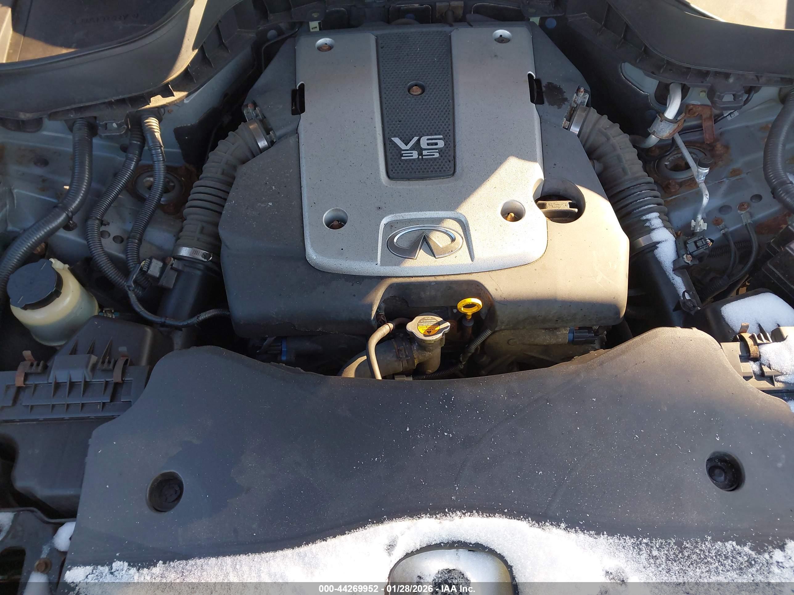 INFINITI FX35 image 10