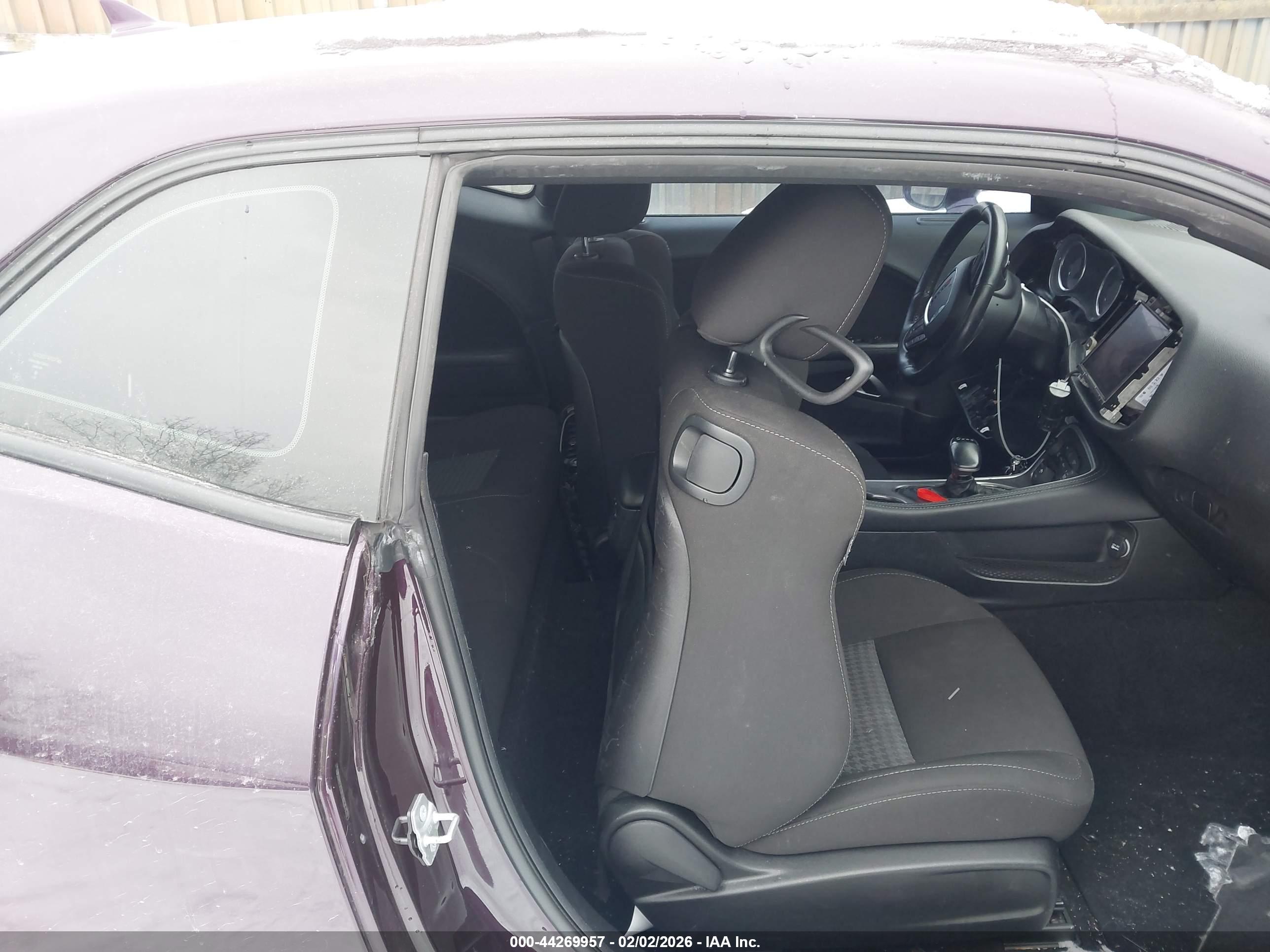 DODGE CHALLENGER image 8