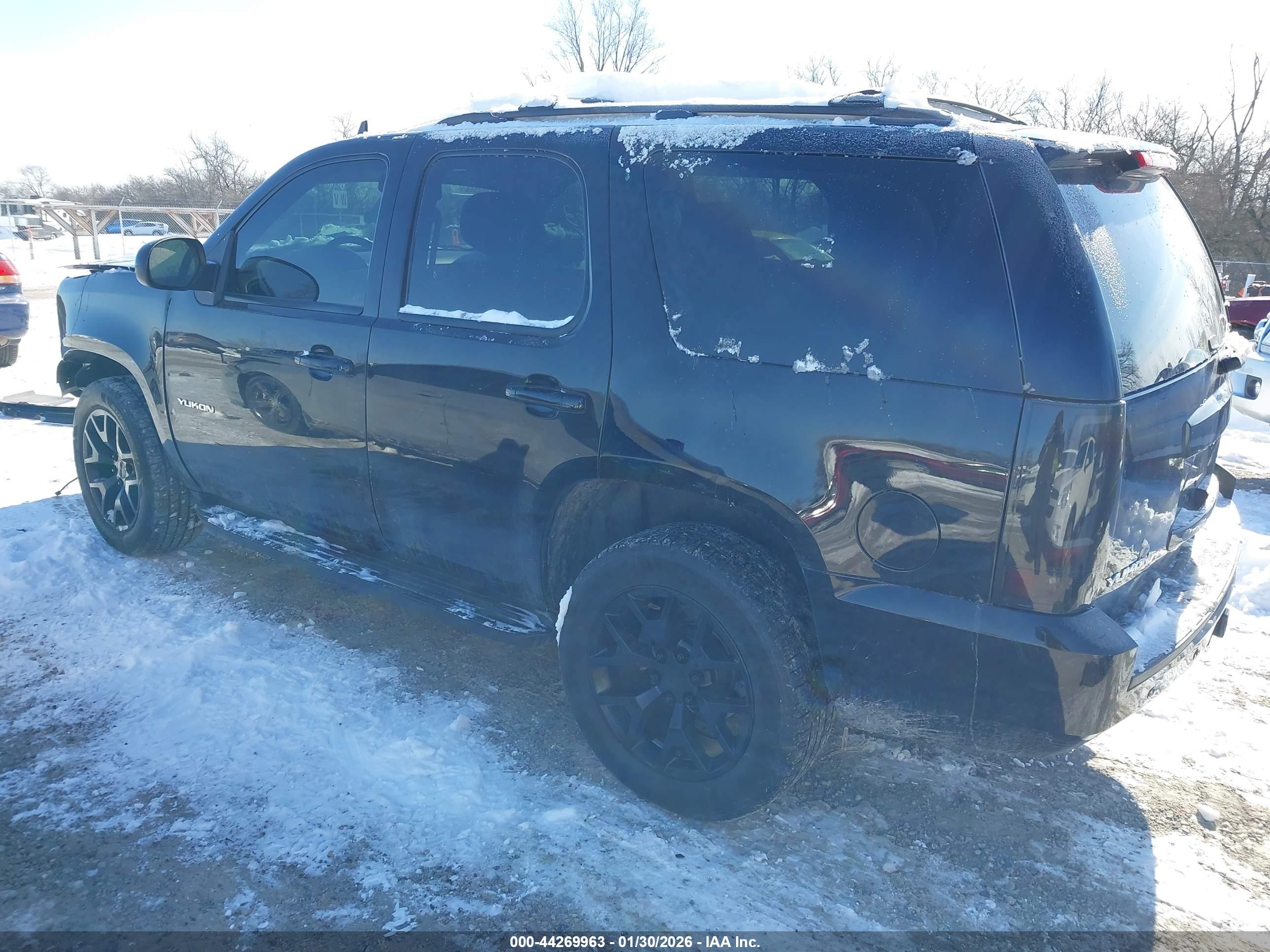 GMC YUKON image 3