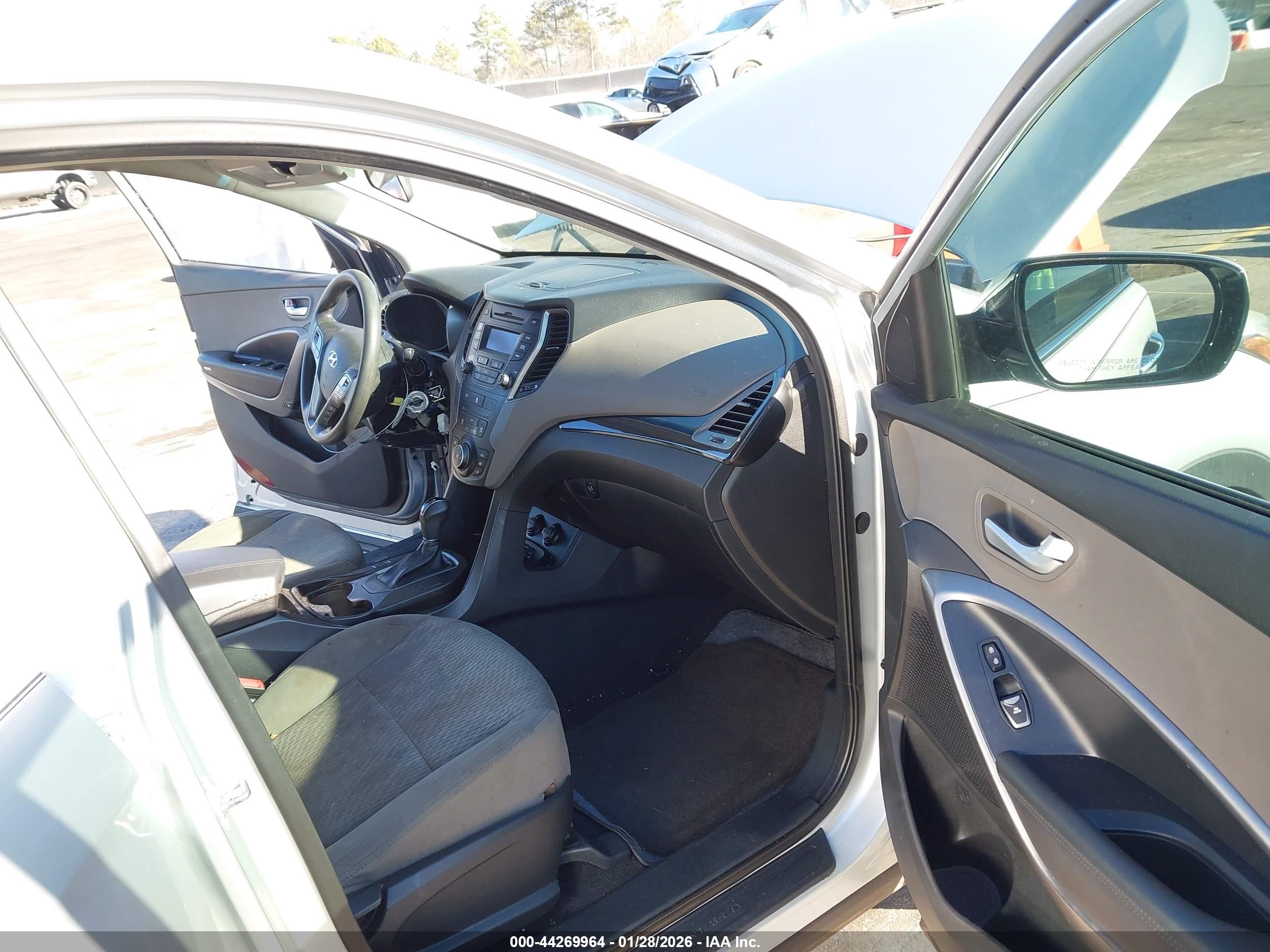 HYUNDAI SANTA image 5
