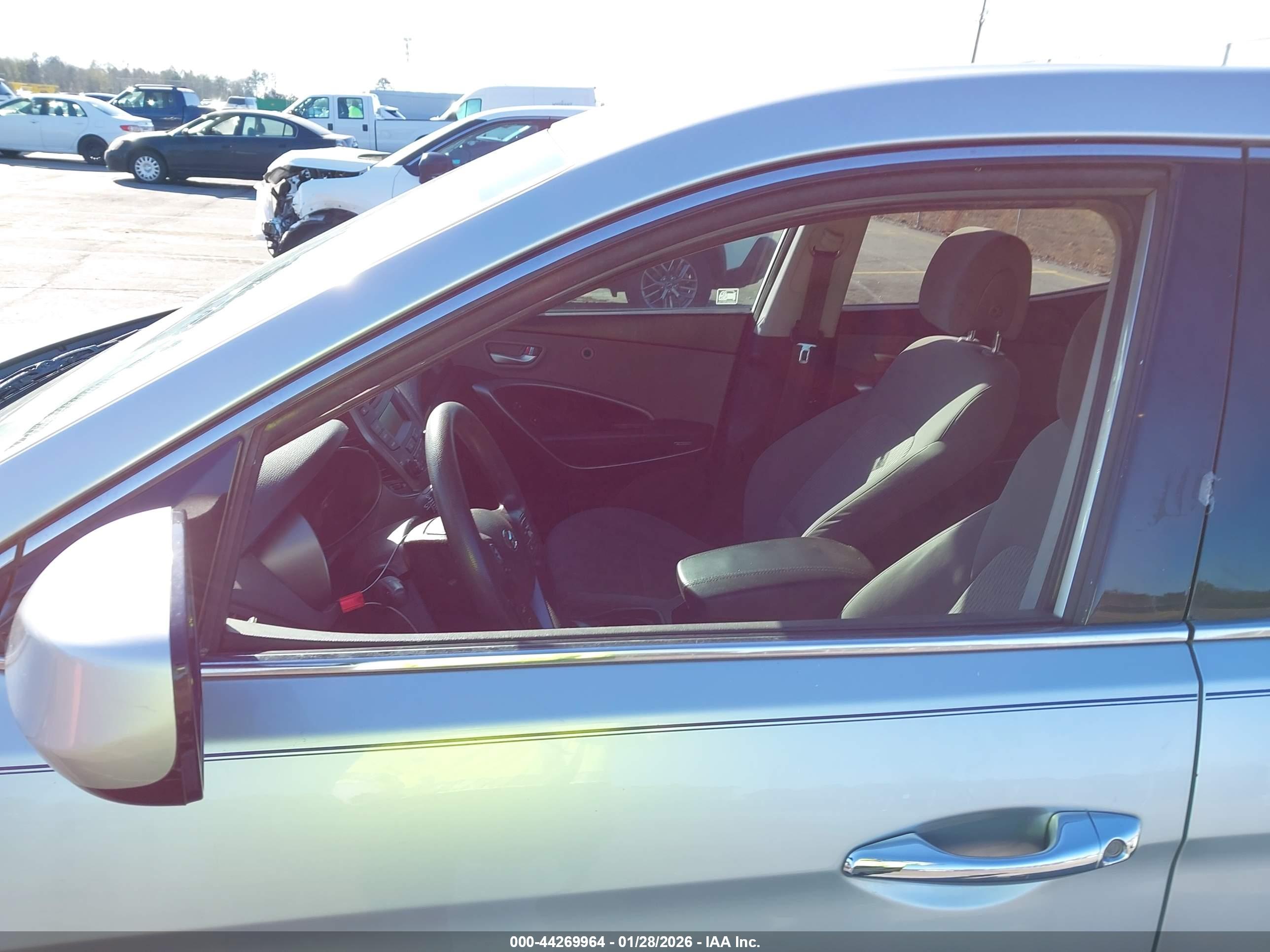 HYUNDAI SANTA image 6