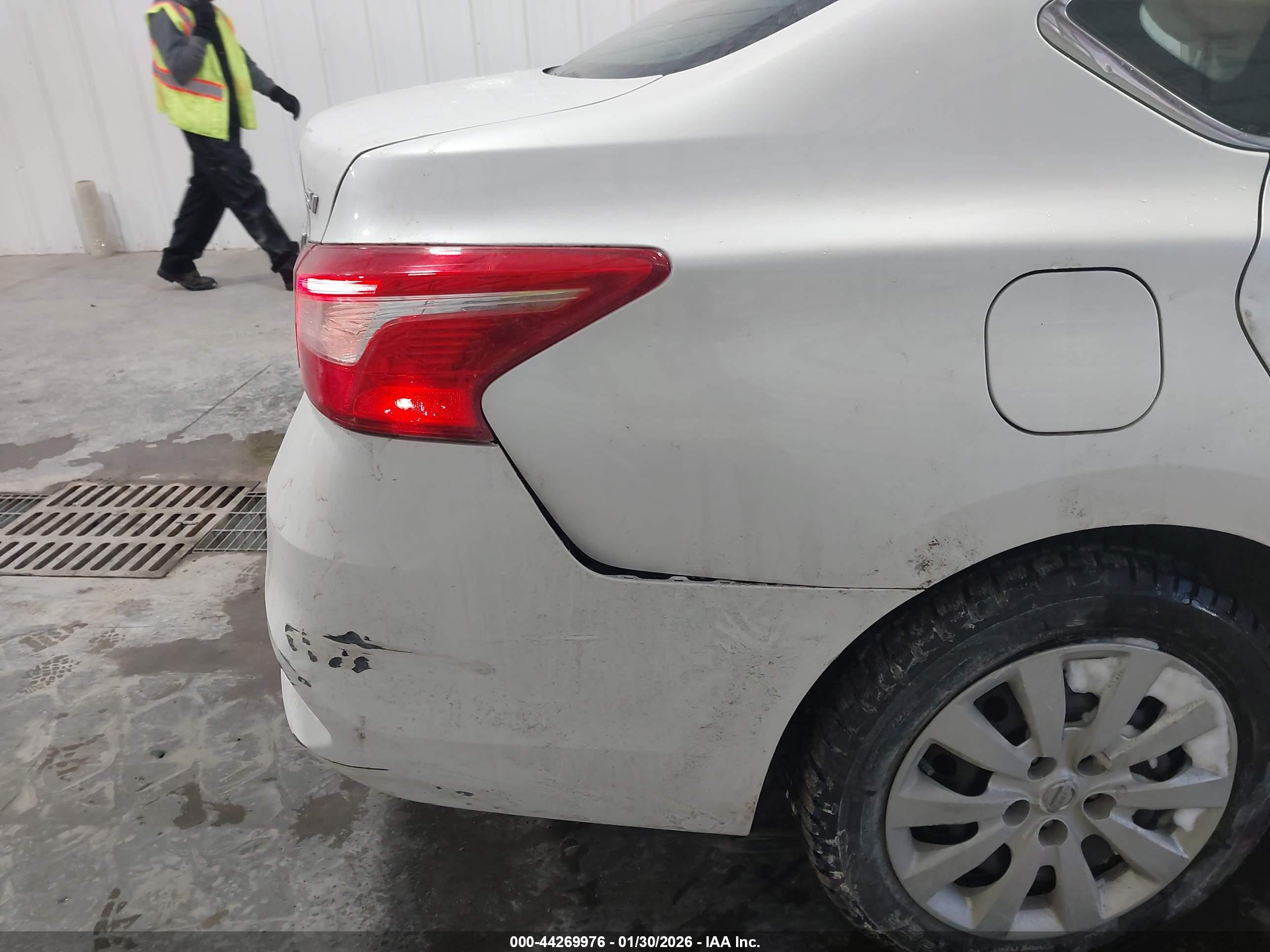 NISSAN SENTRA image 6