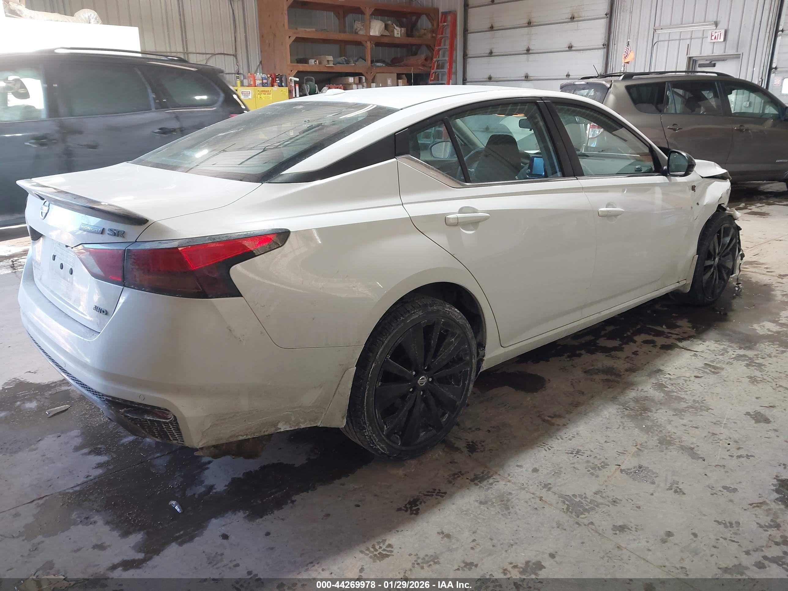 NISSAN ALTIMA image 4