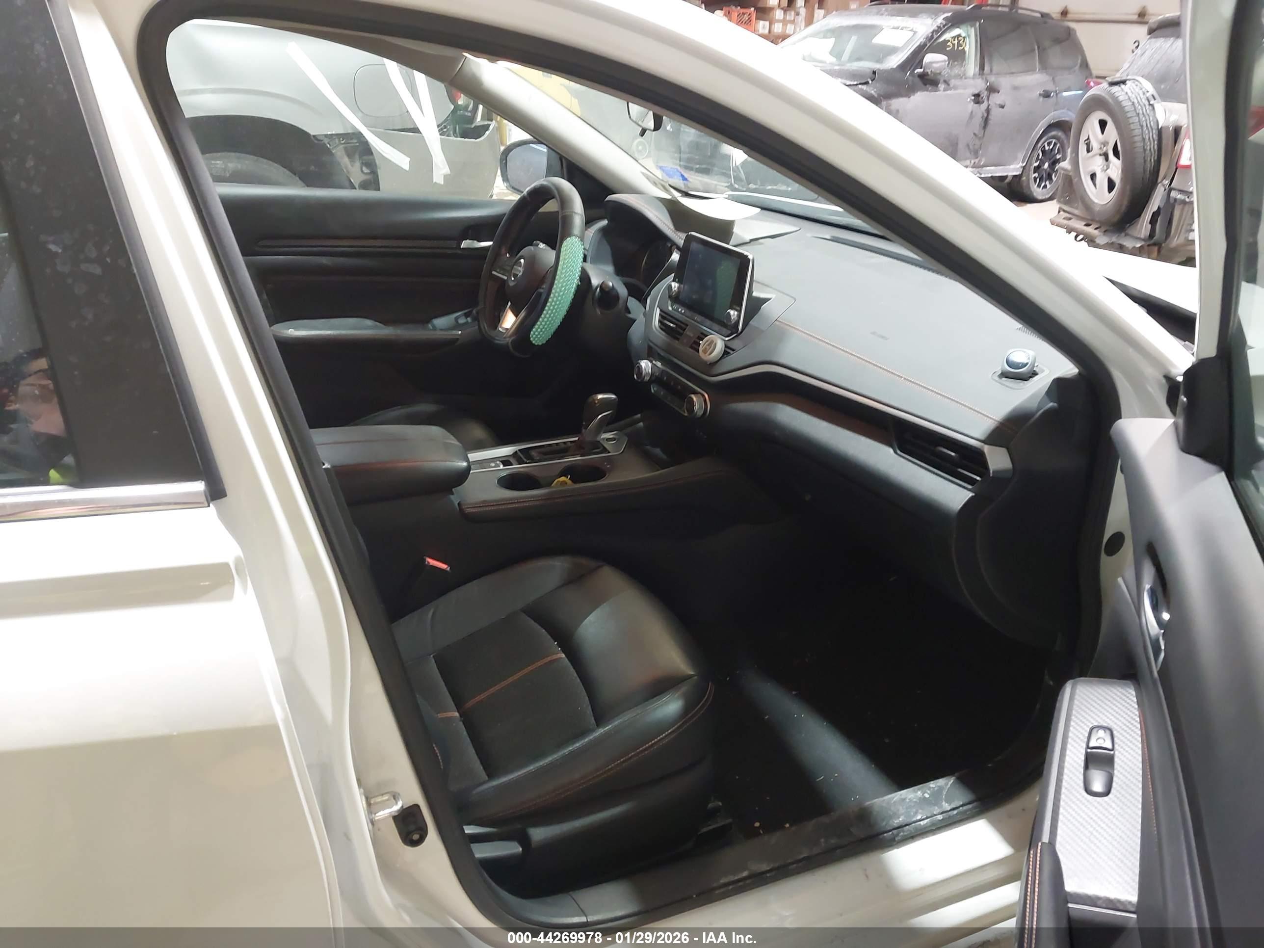 NISSAN ALTIMA image 5