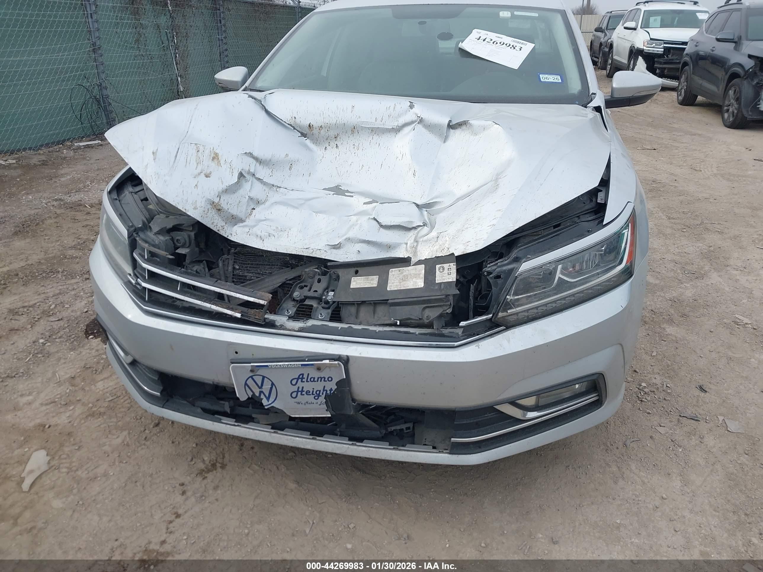 VOLKSWAGEN PASSAT image 6