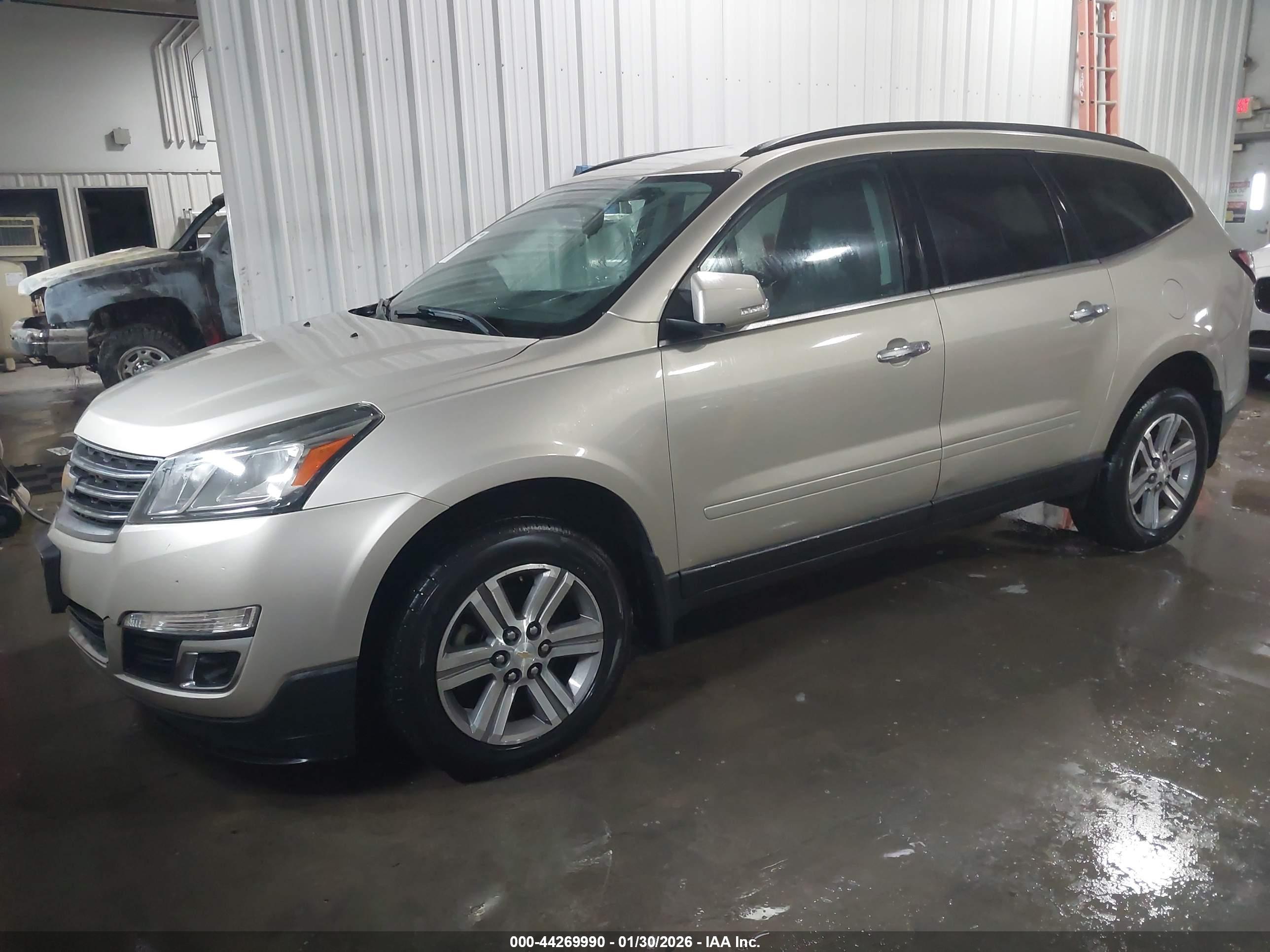 CHEVROLET TRAVERSE image 2