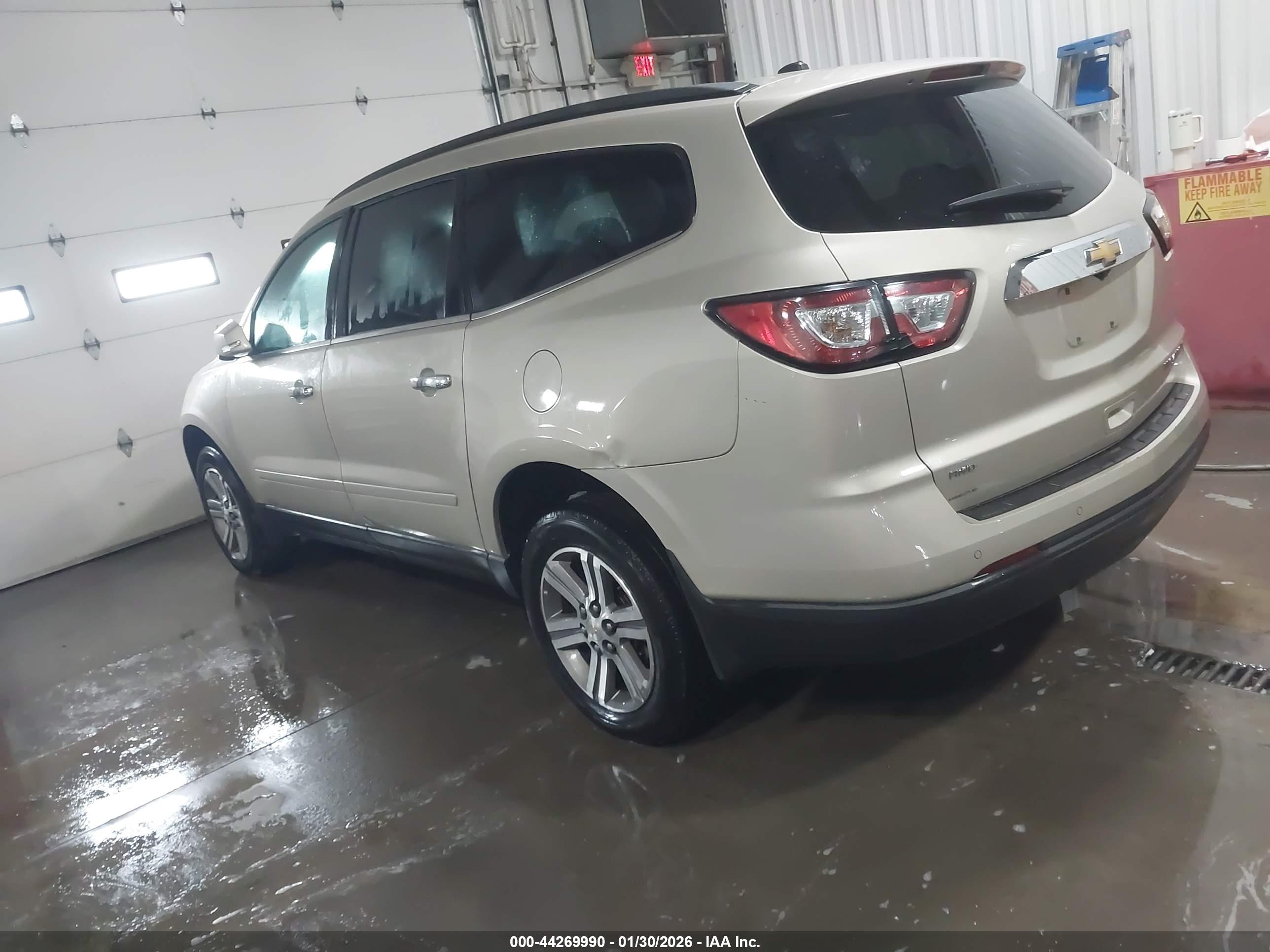 CHEVROLET TRAVERSE image 3