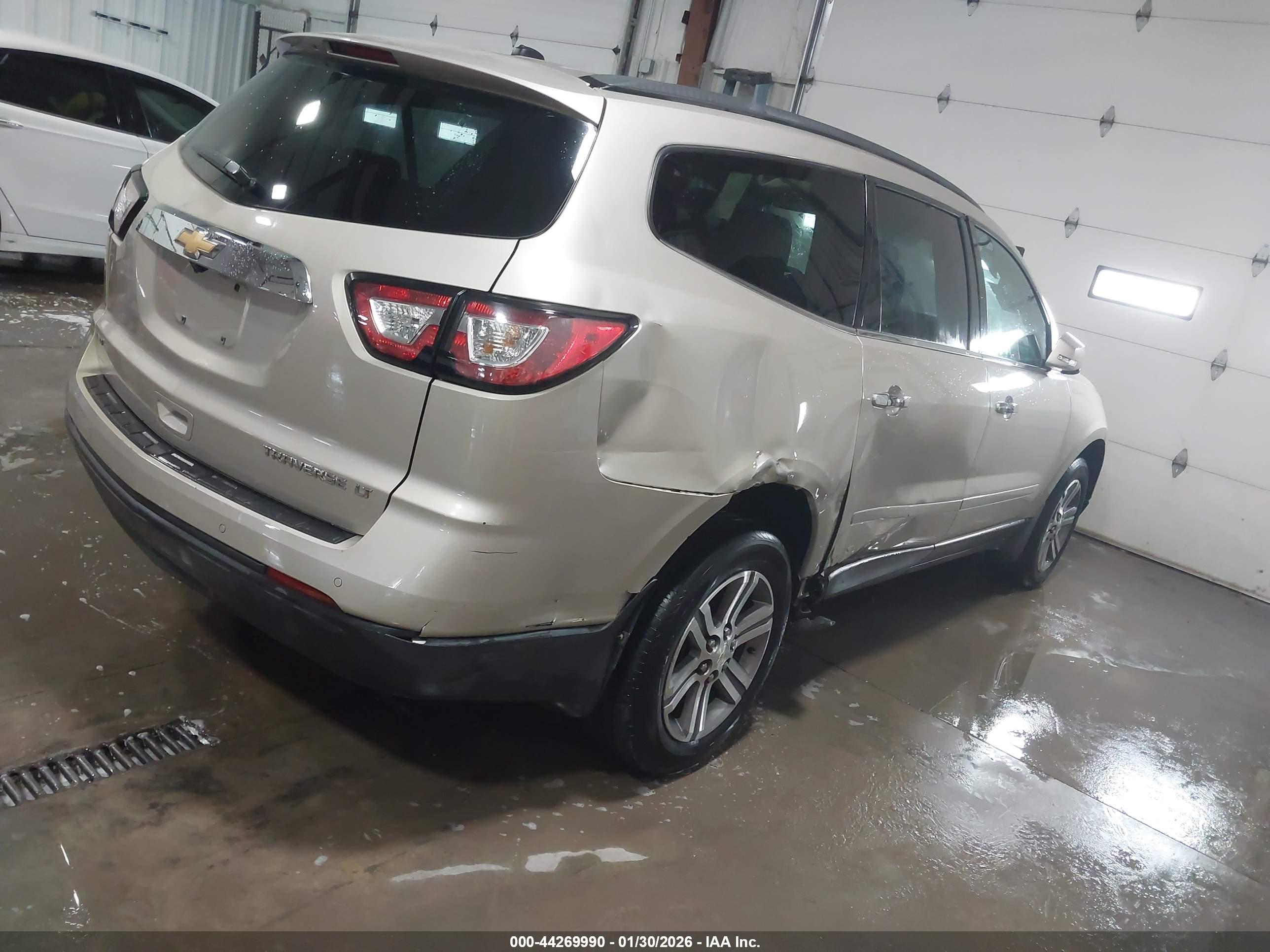 CHEVROLET TRAVERSE image 4