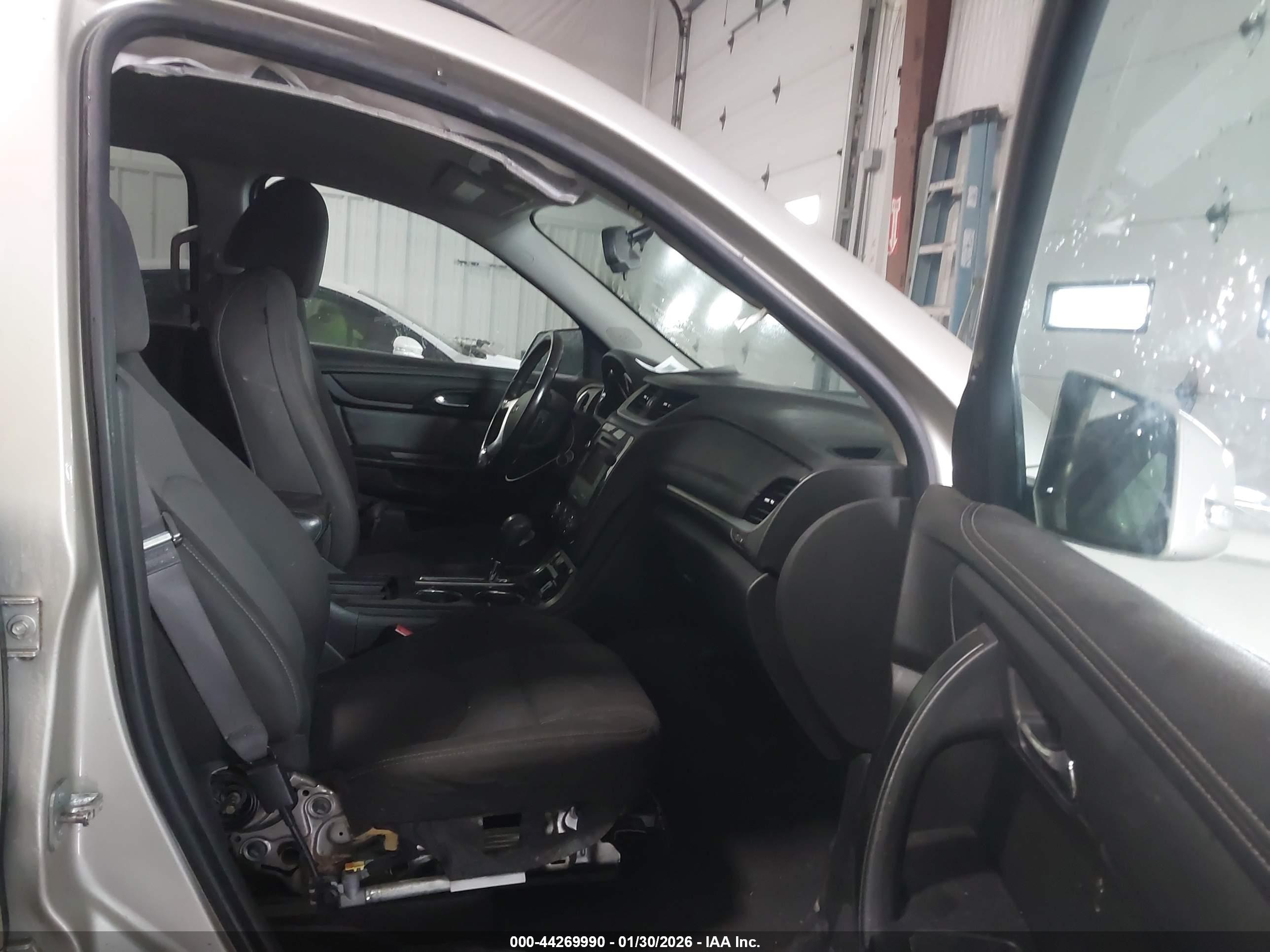CHEVROLET TRAVERSE image 5