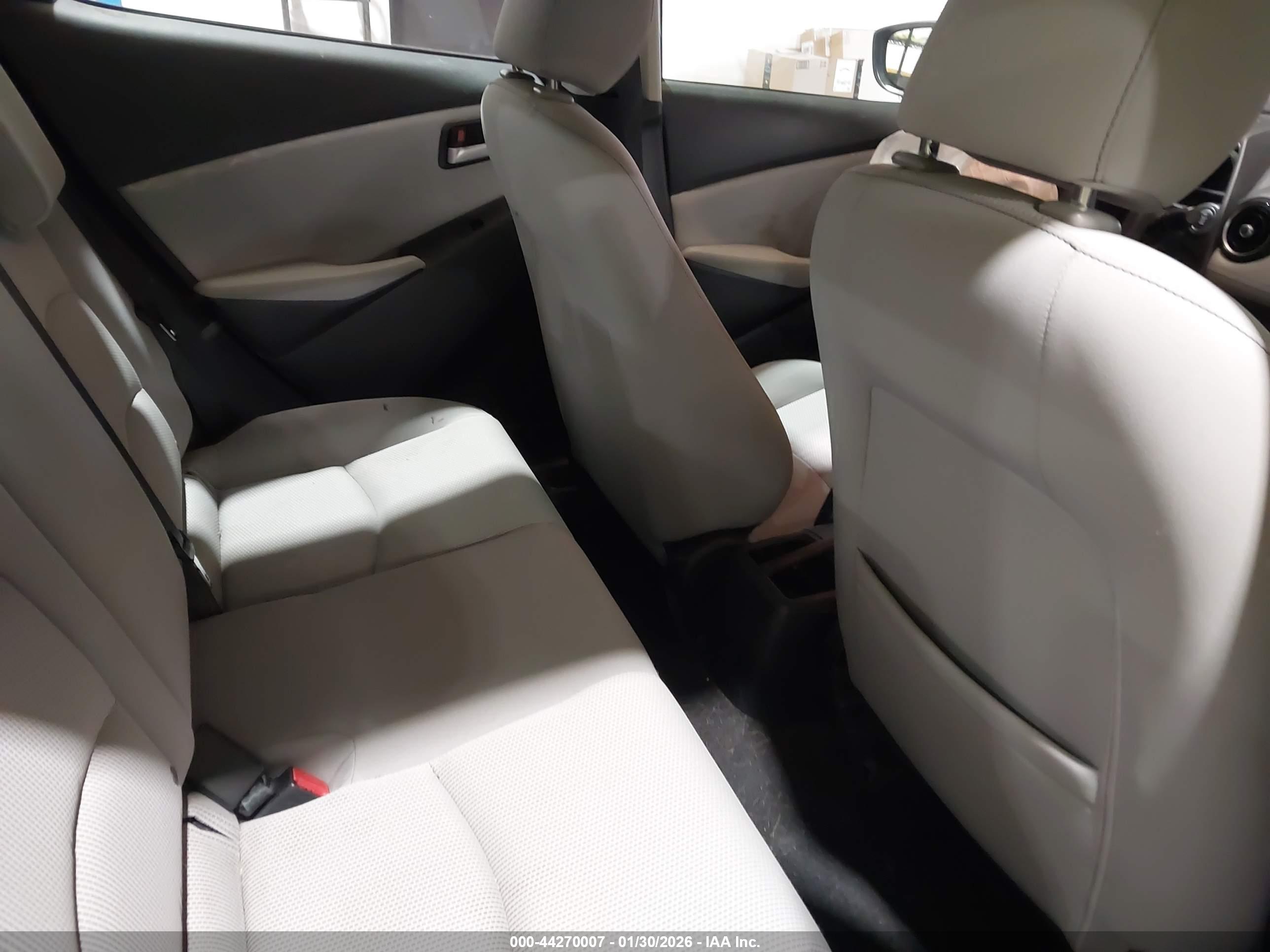 TOYOTA YARIS image 8