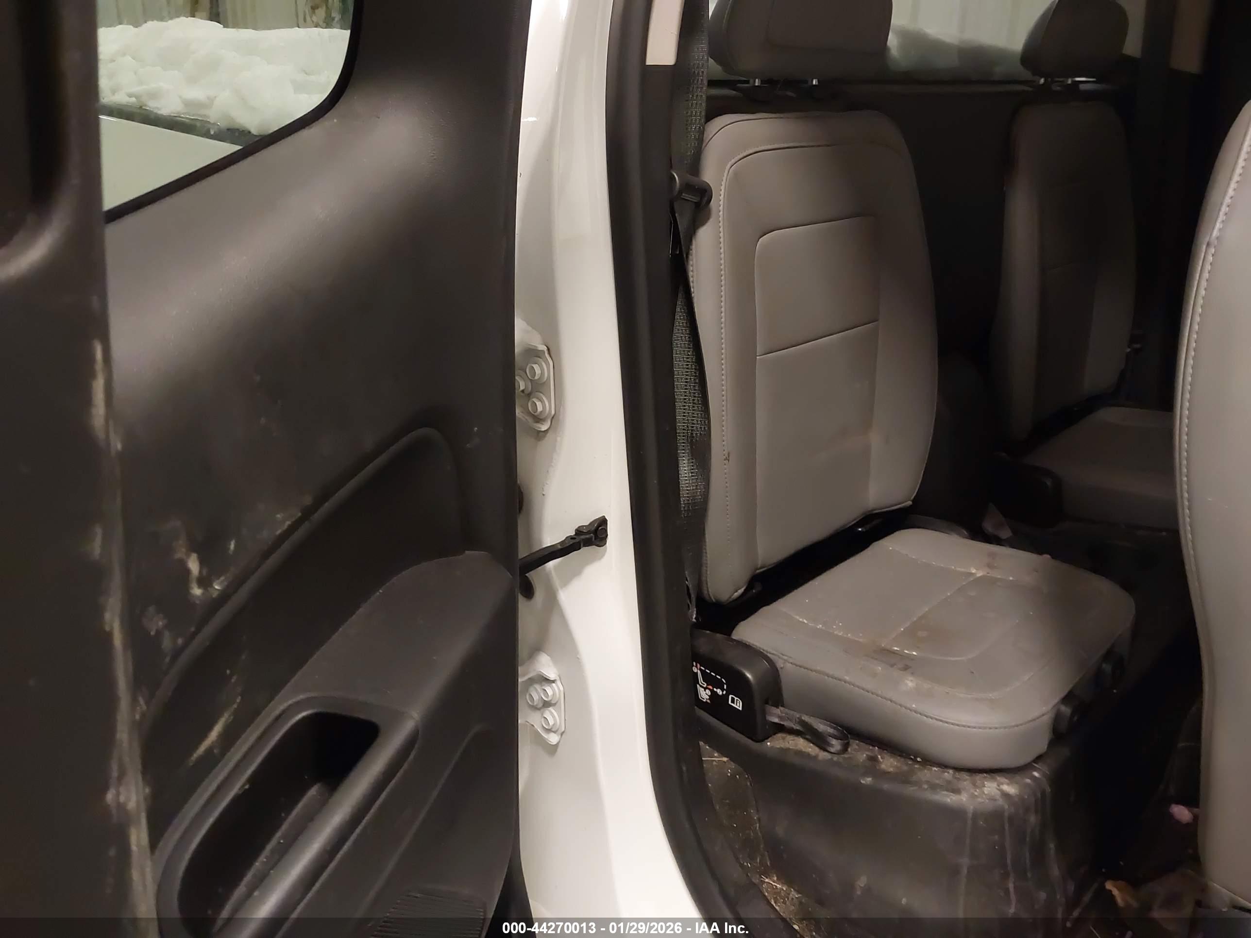 CHEVROLET COLORADO image 8