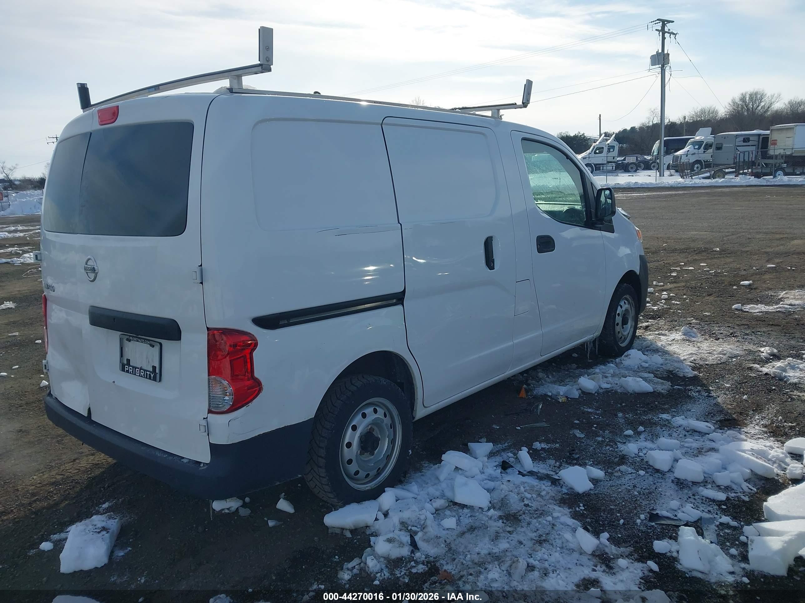 NISSAN NV200 image 4