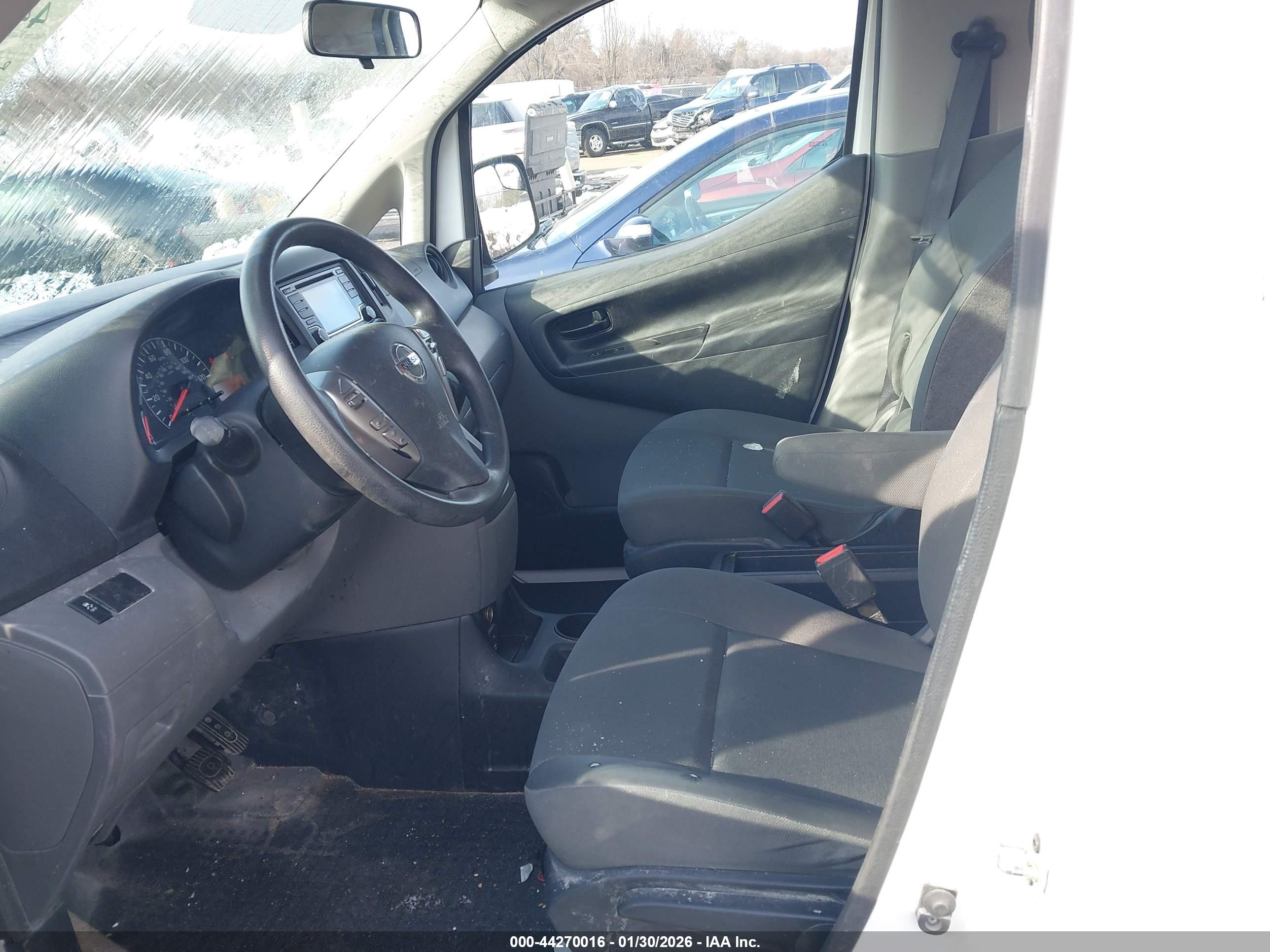 NISSAN NV200 image 5