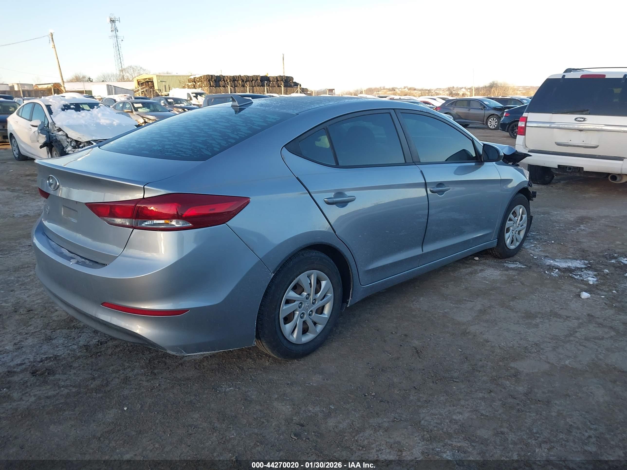HYUNDAI ELANTRA image 4