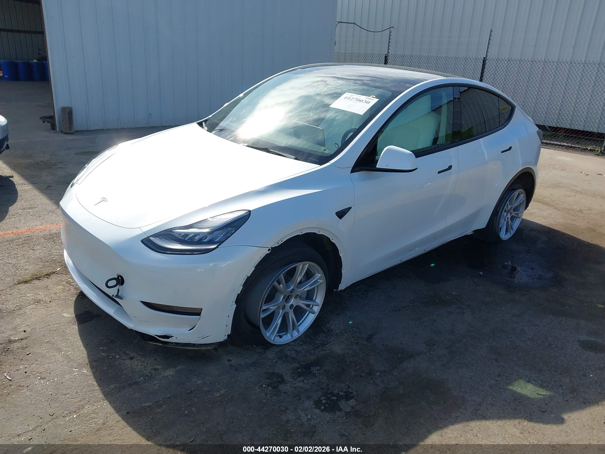 TESLA MODEL image 2
