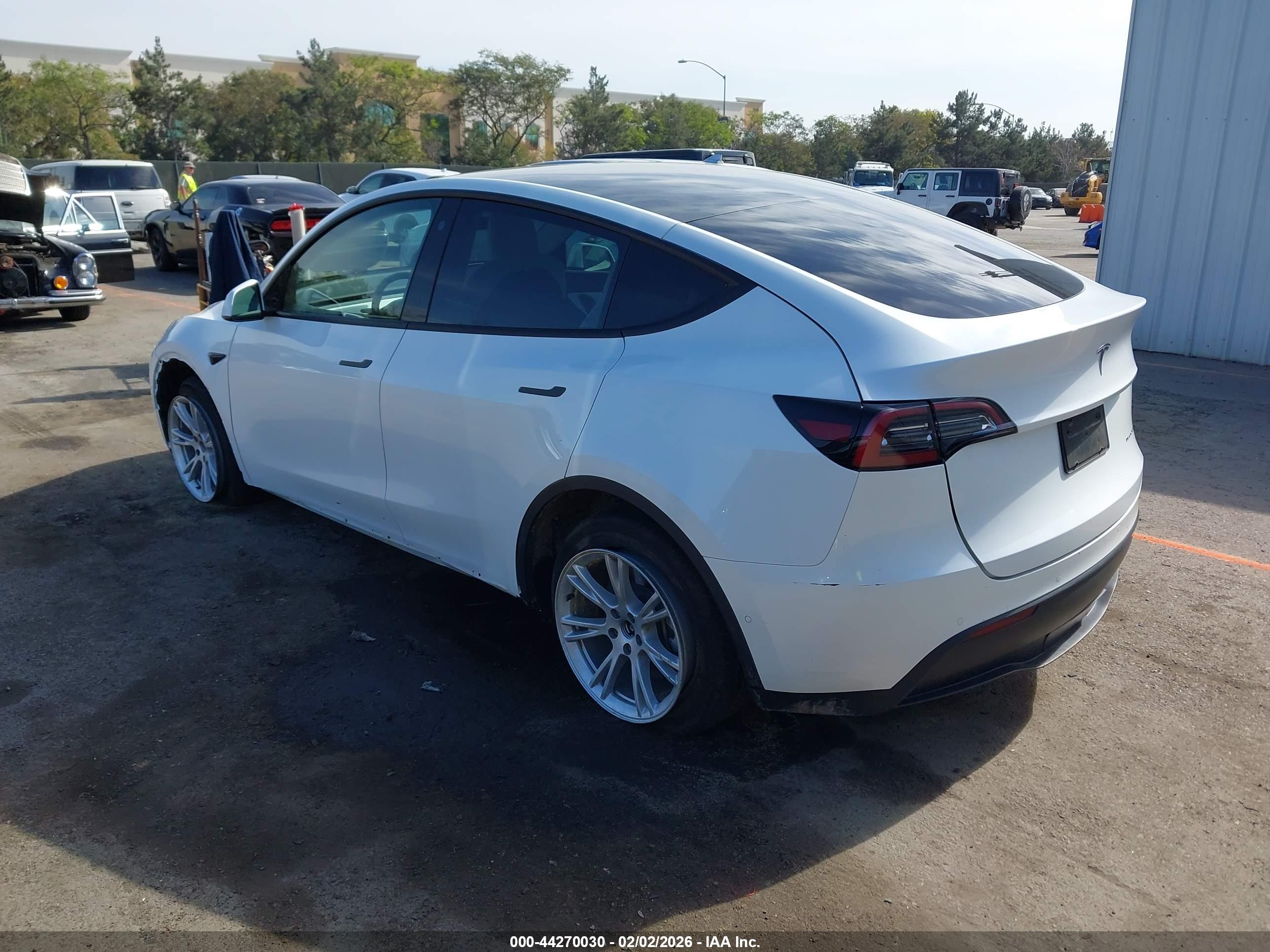 TESLA MODEL image 3