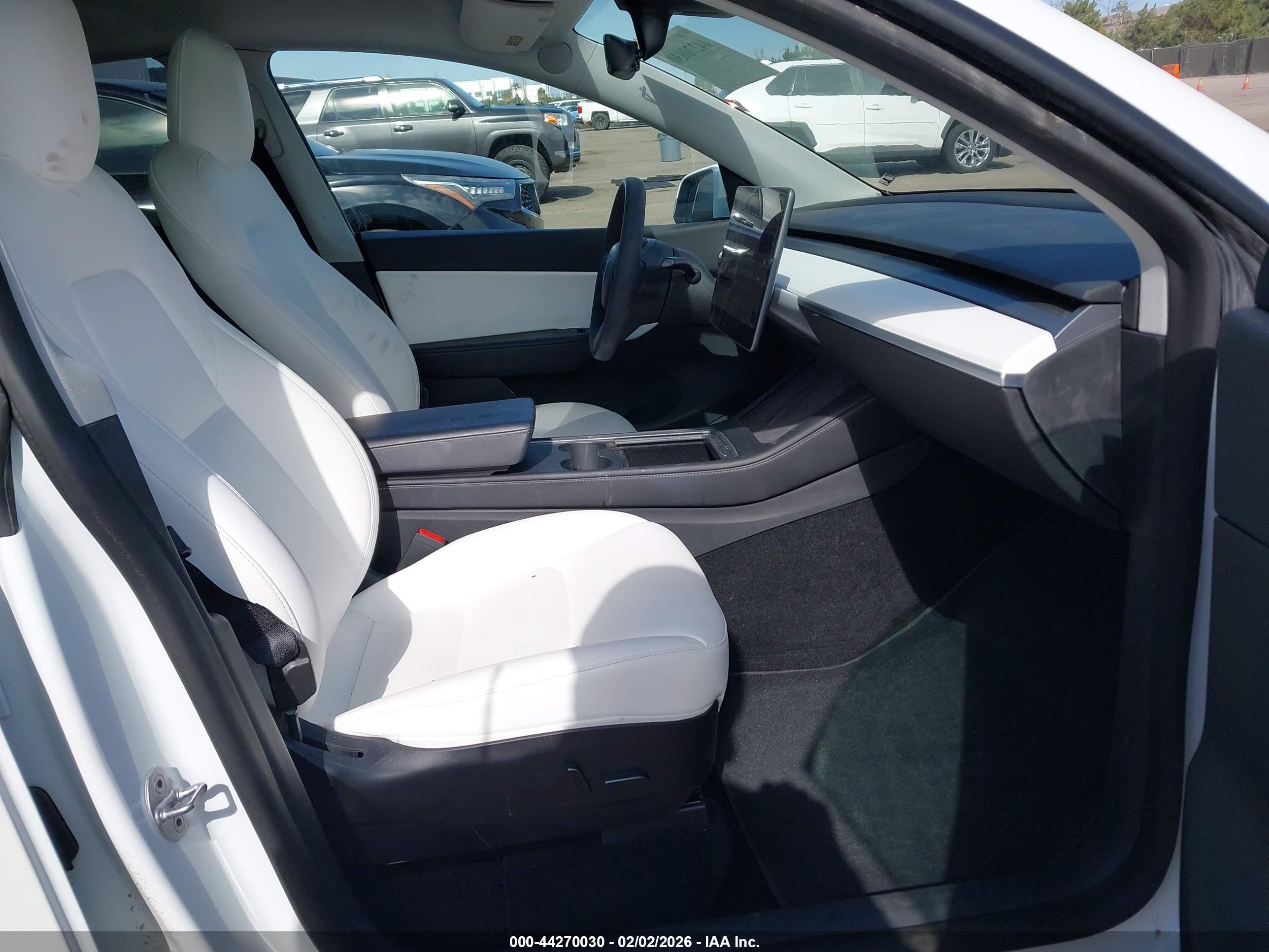 TESLA MODEL image 5