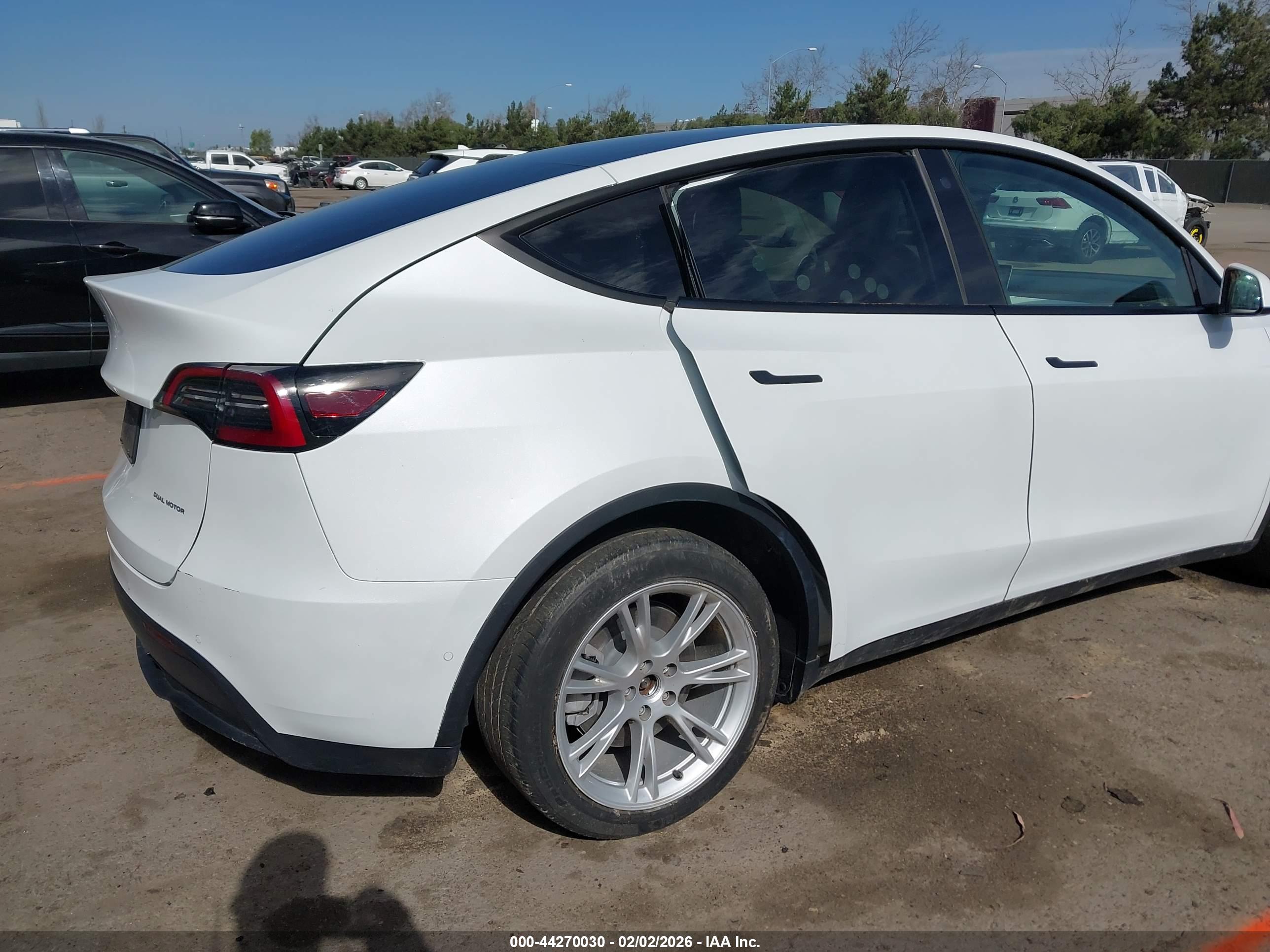 TESLA MODEL image 6