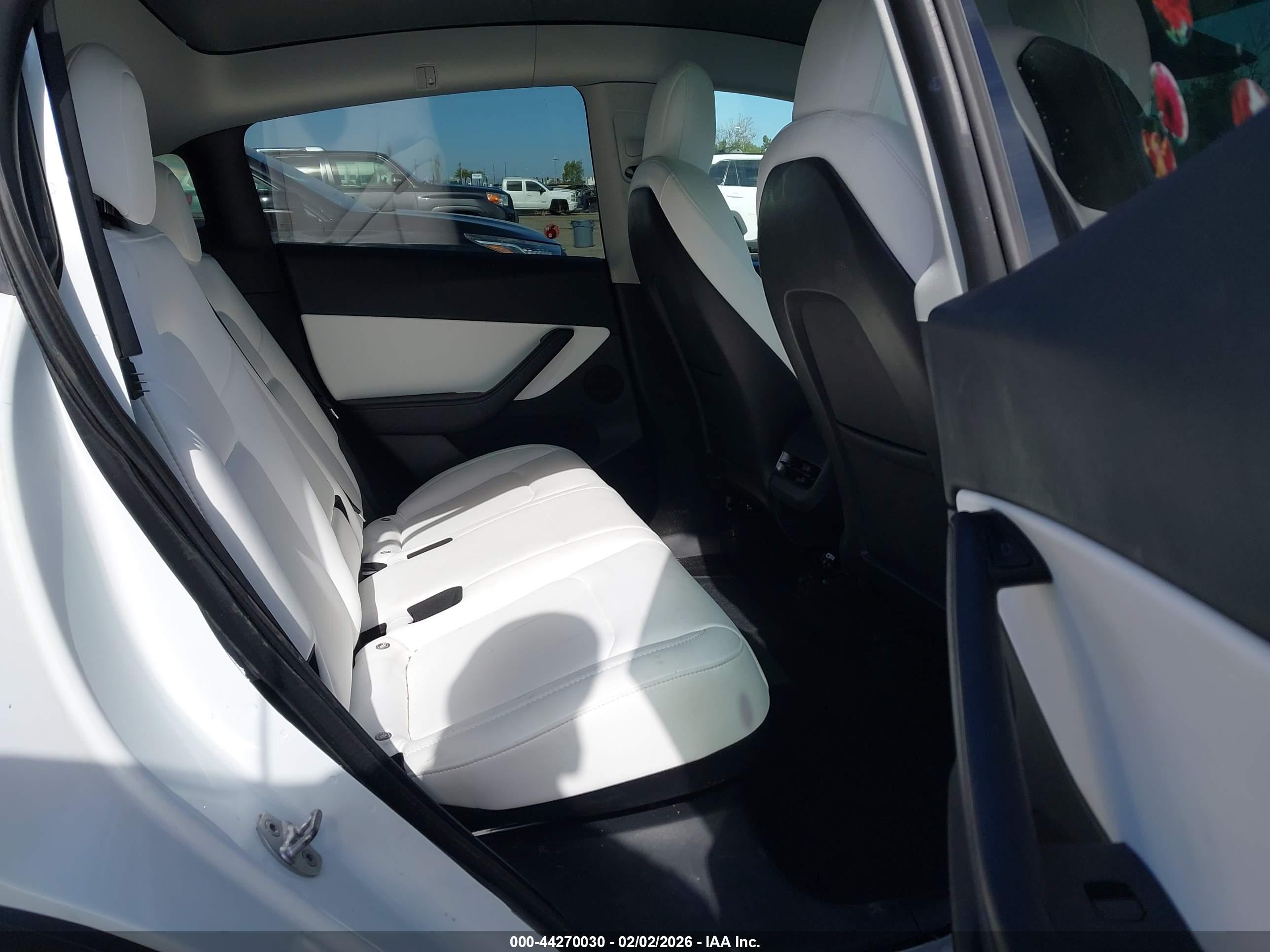 TESLA MODEL image 8