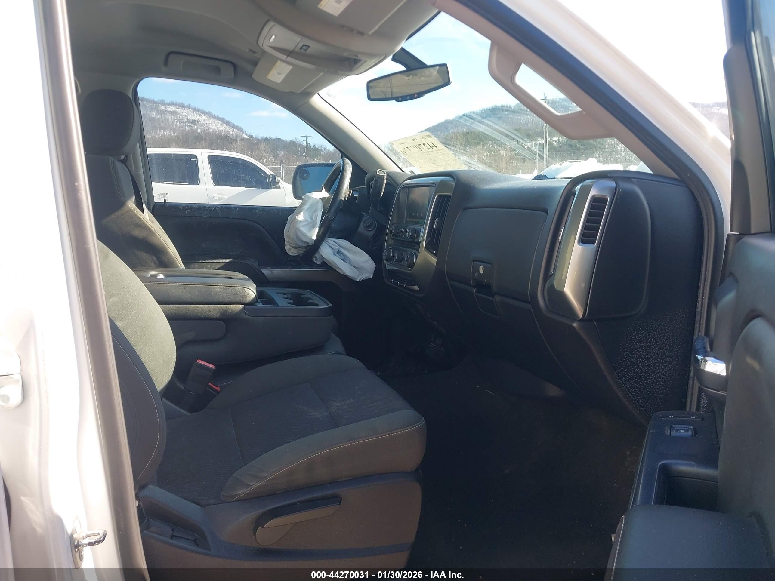 CHEVROLET SILVERADO image 5
