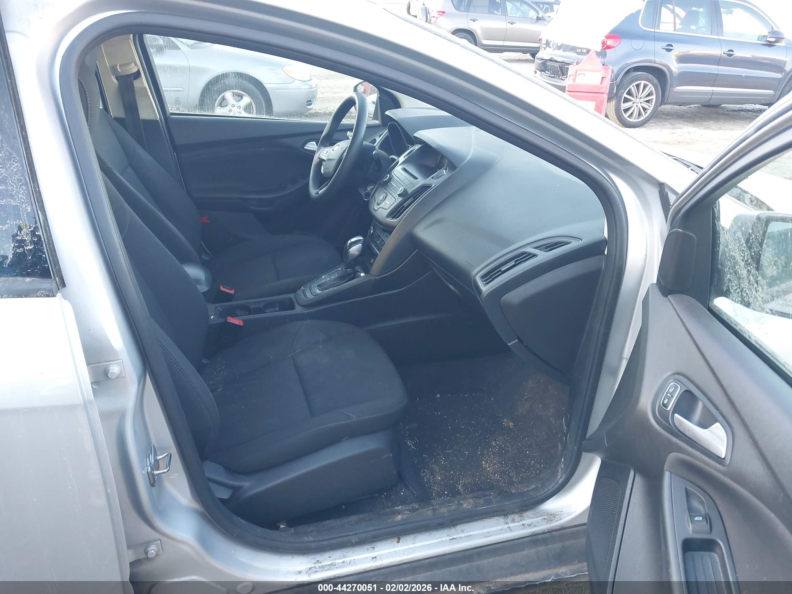 FORD FOCUS image 5
